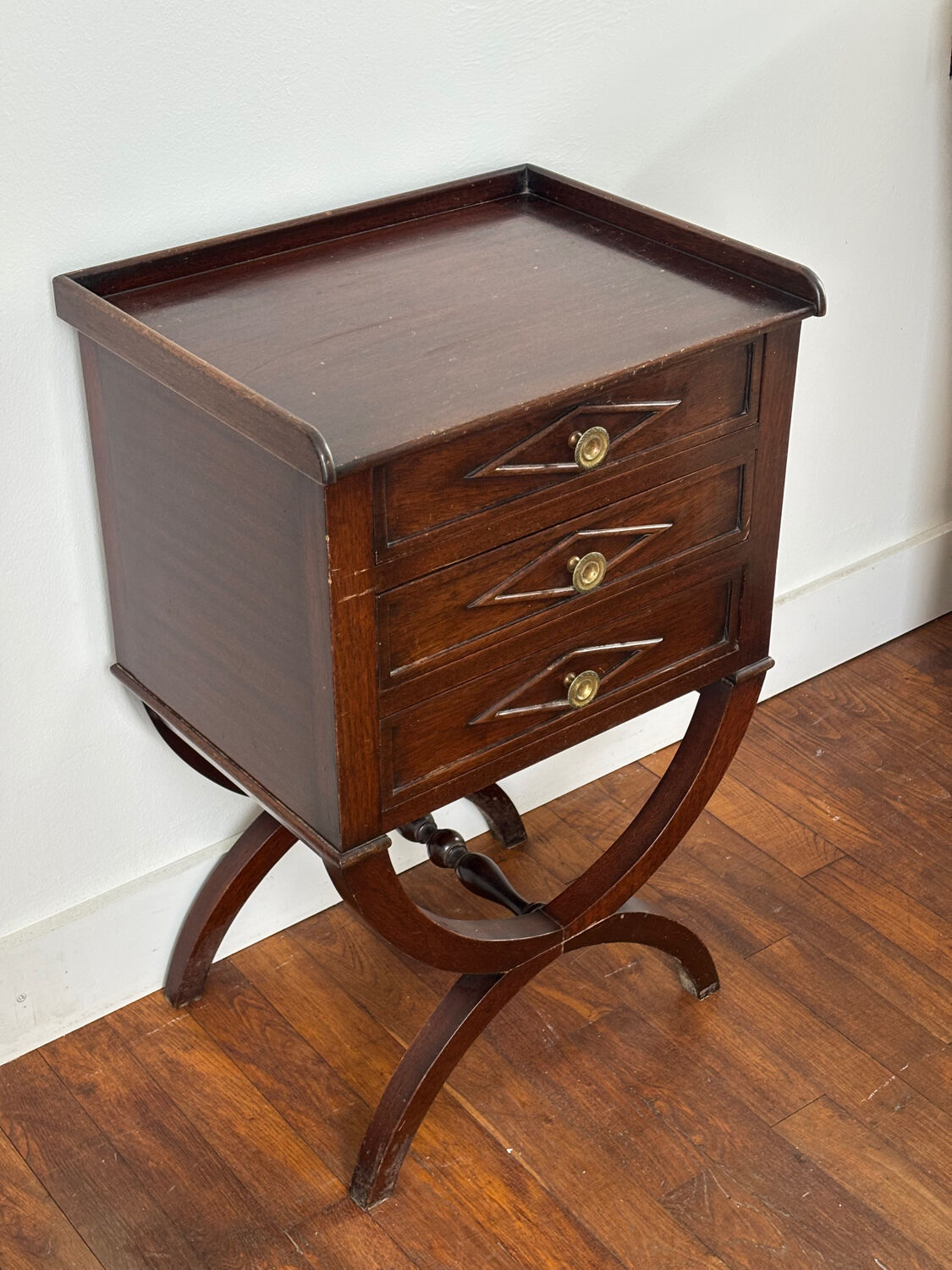 Side table with 3 drawers