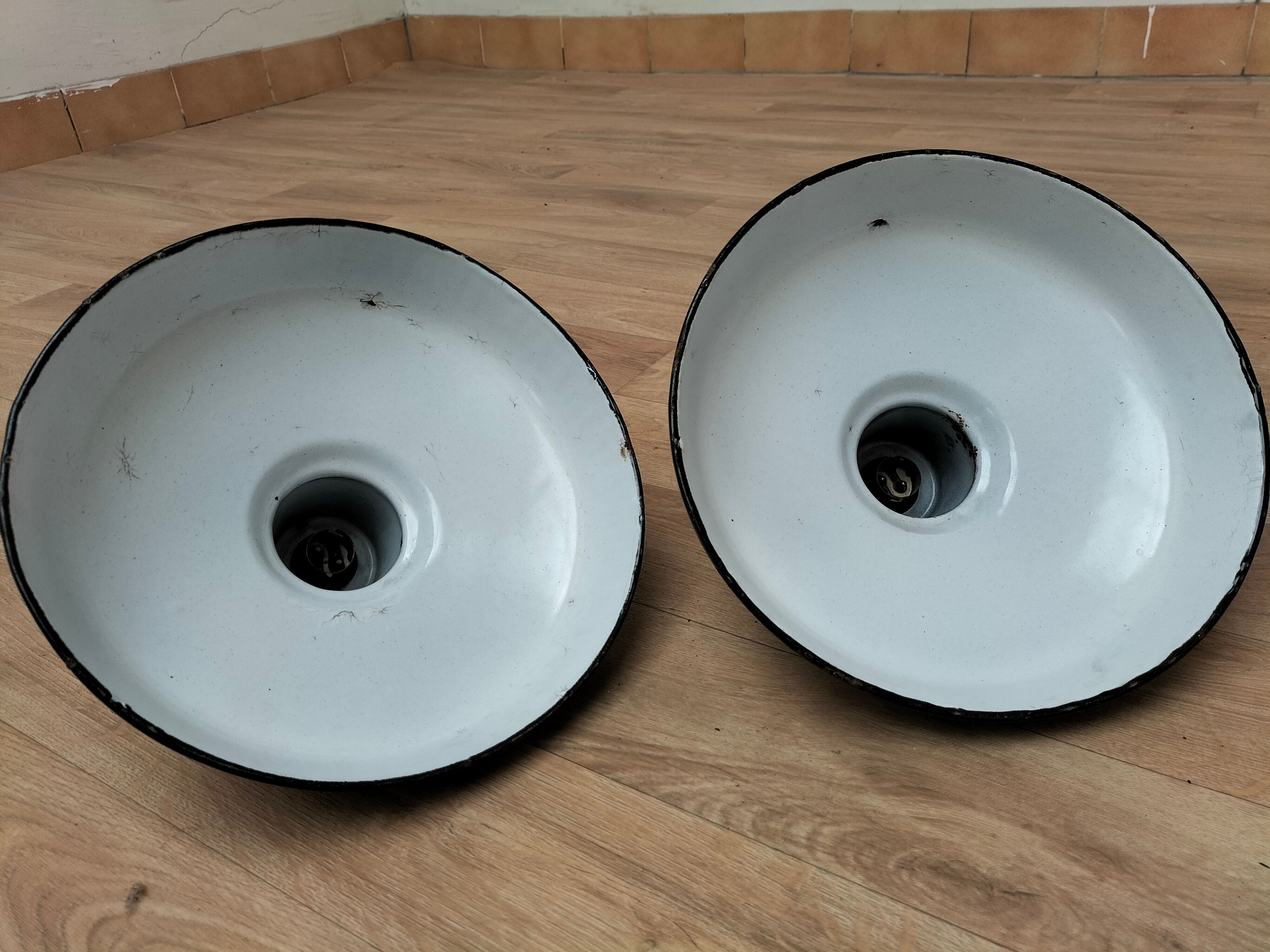 Series of 2 industrial suspensions