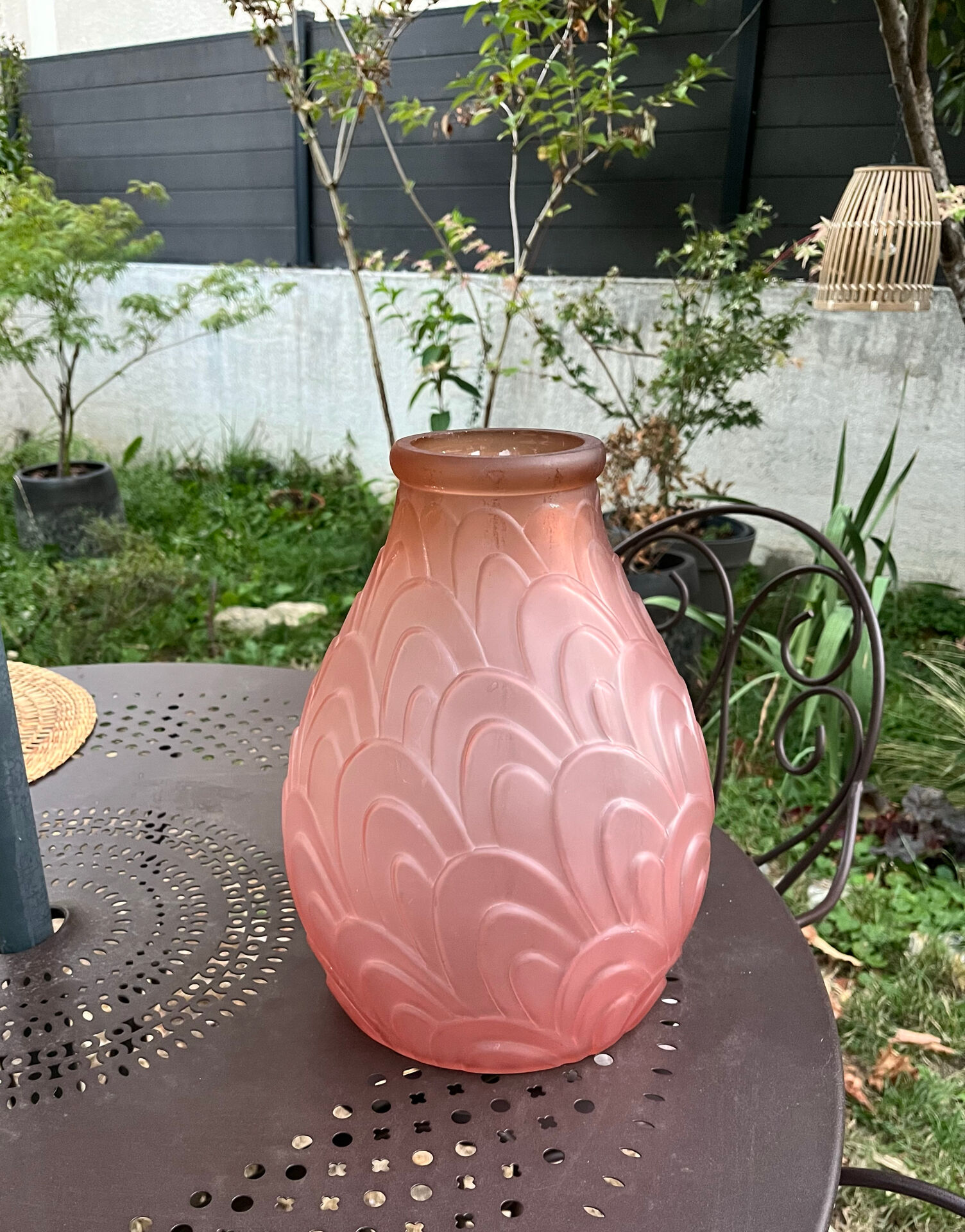 Vase art déco verre moulé dépoli années 30