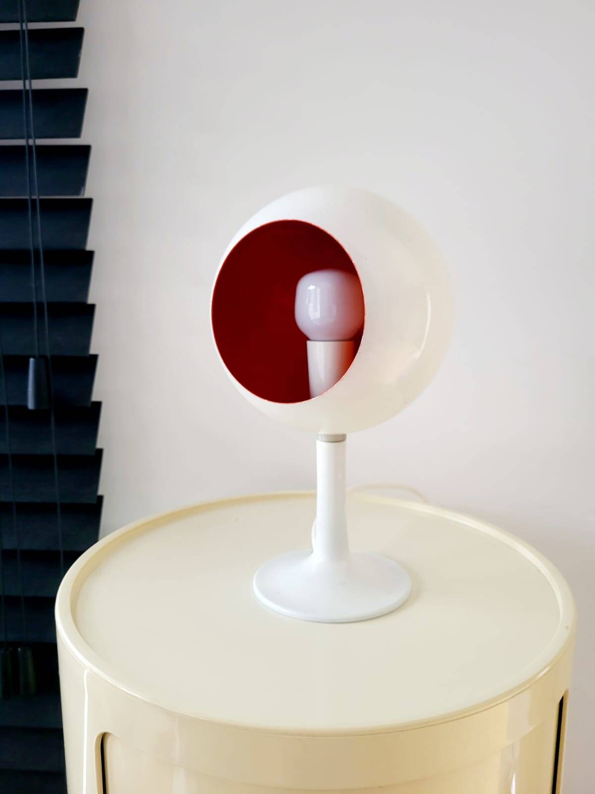 Lampe à table à globe oculaire de l'ère spatiale, Anvia, avec du métal, Jaren 1960