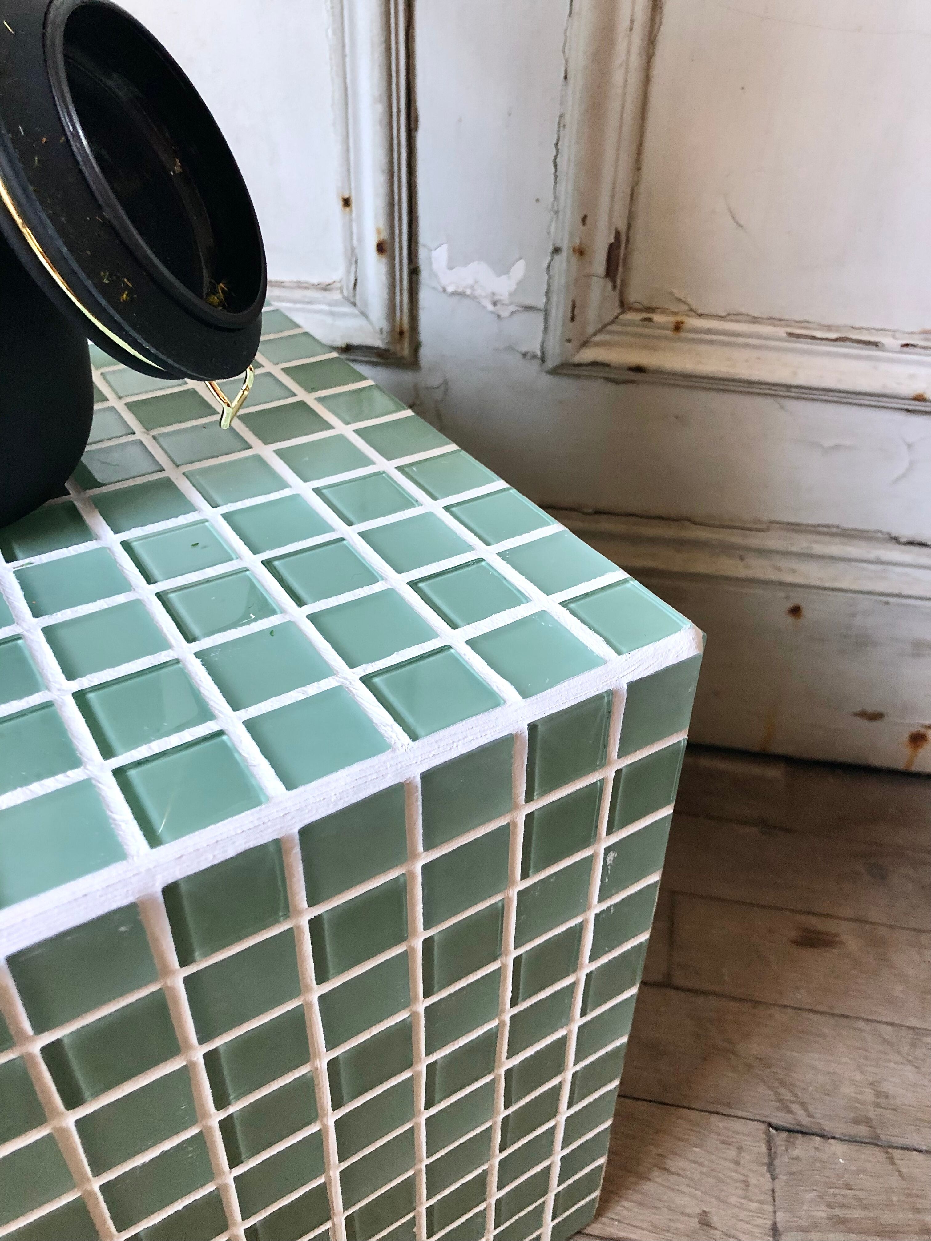 Cube sofa end in mosaic