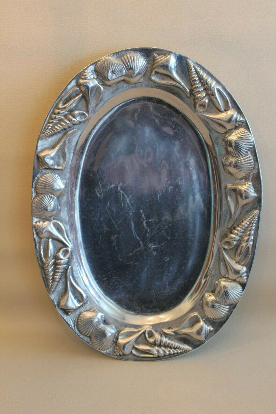 Oval tray in chrome metal shell decoration