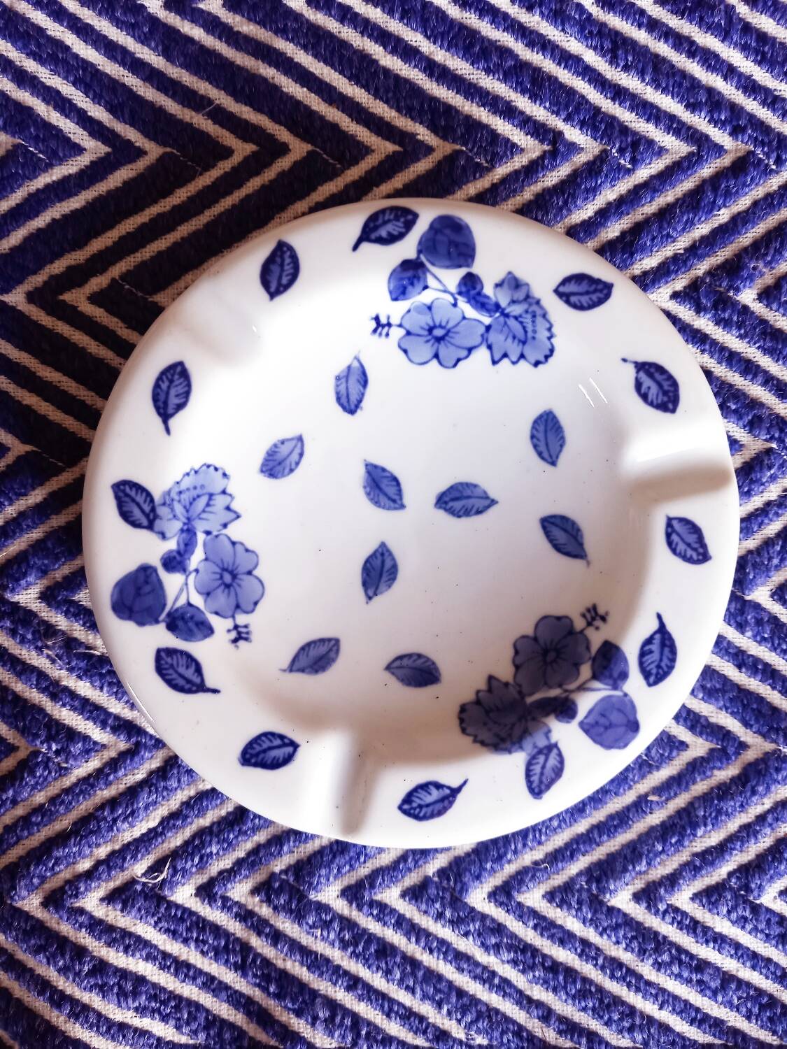 Chinese porcelain ashtray