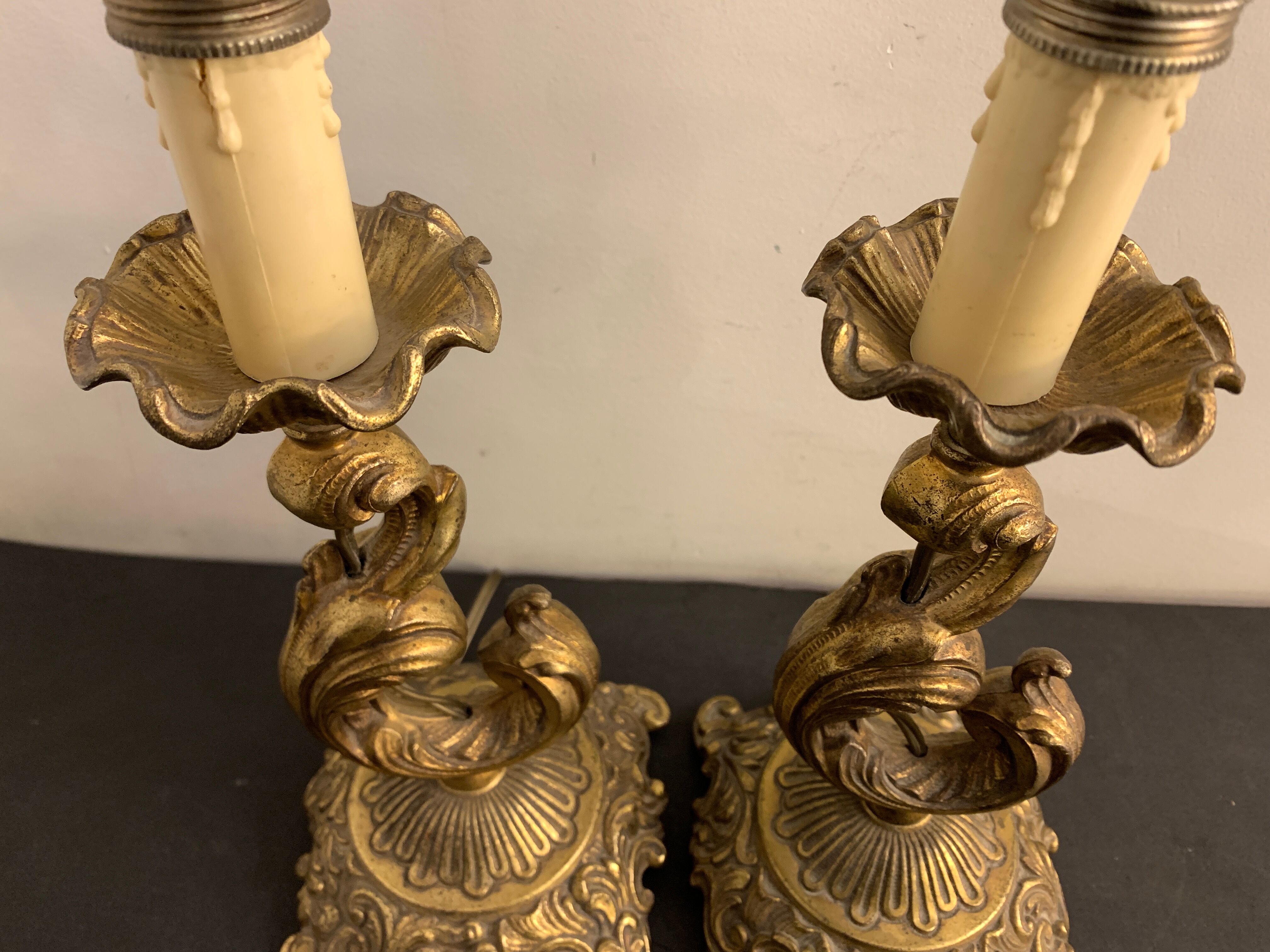 Paire de pieds de lampes en bronze style rocaille