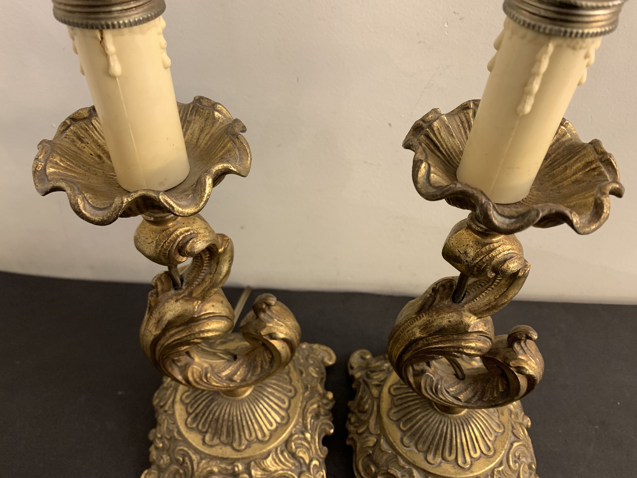 Pair of legs of bronze lamps rocaille style