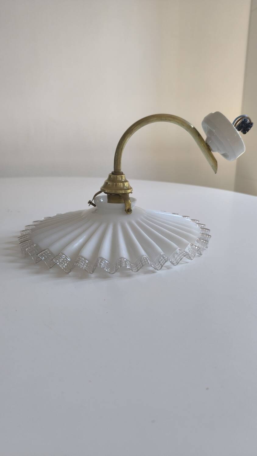 Vintage wall light in notched opaline and gilded brass