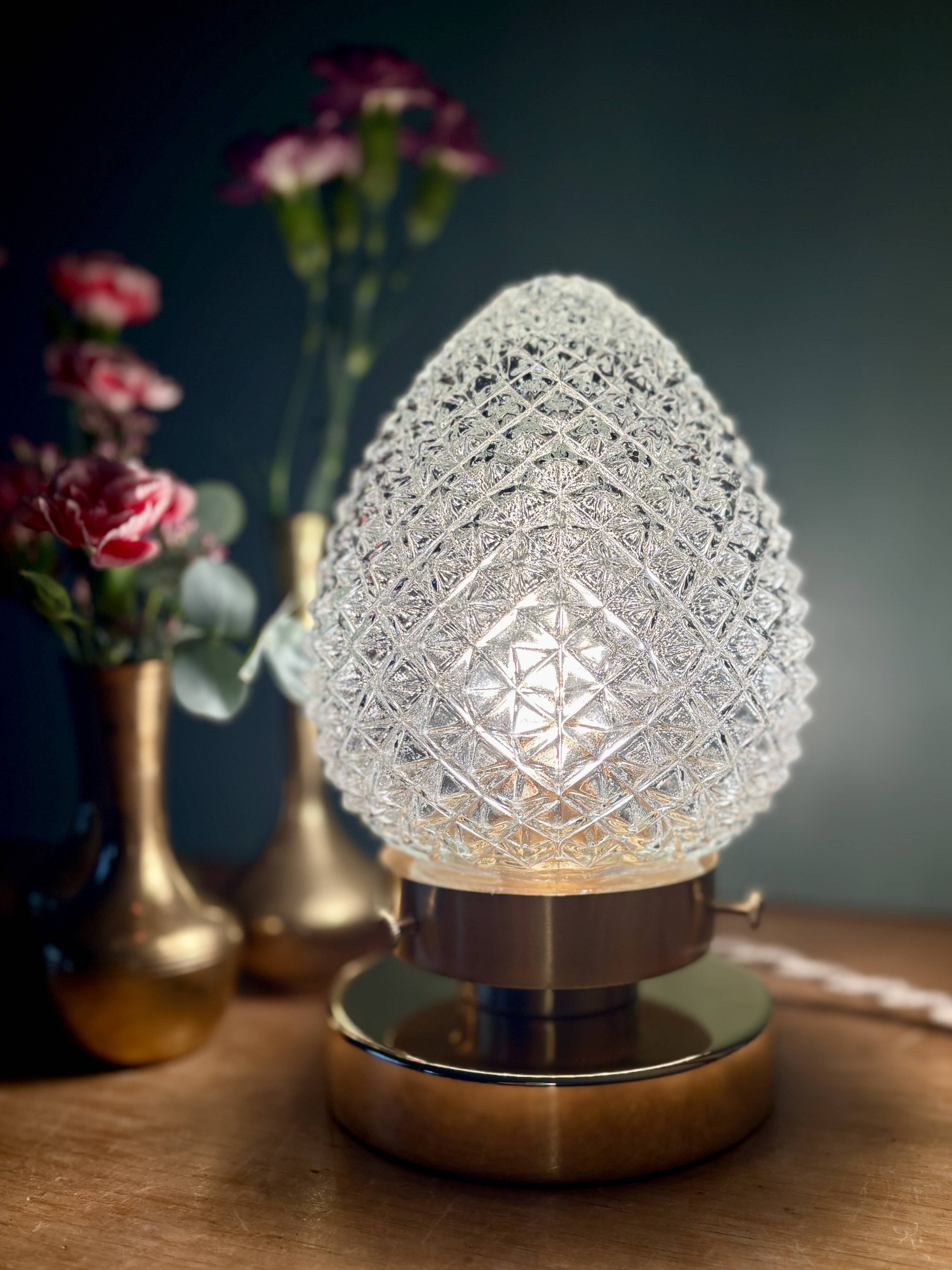 Vintage globe table lamp in diamond-point glass
