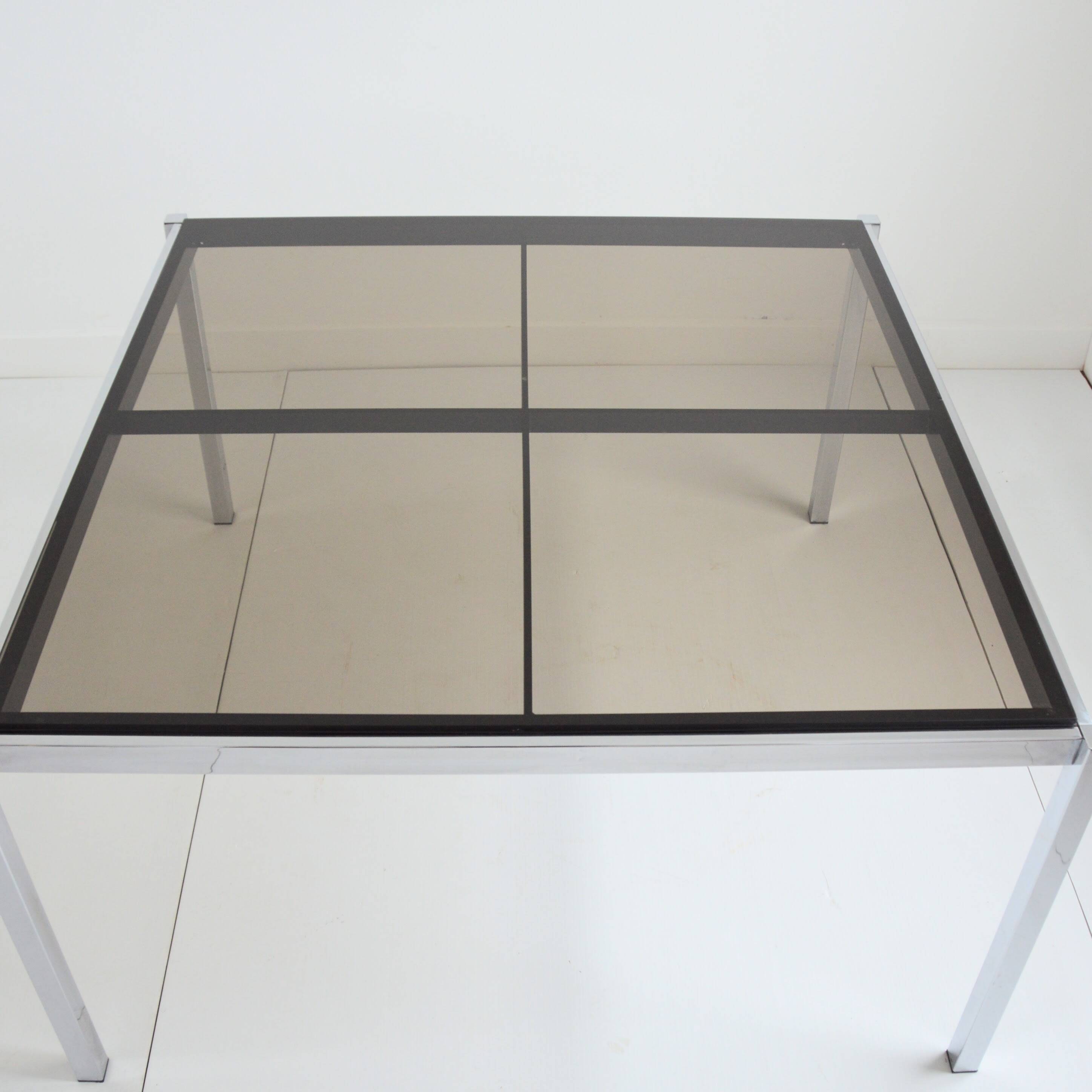 Table à manger chrome et verre fumé Milo Baughman – 1970 – Italie