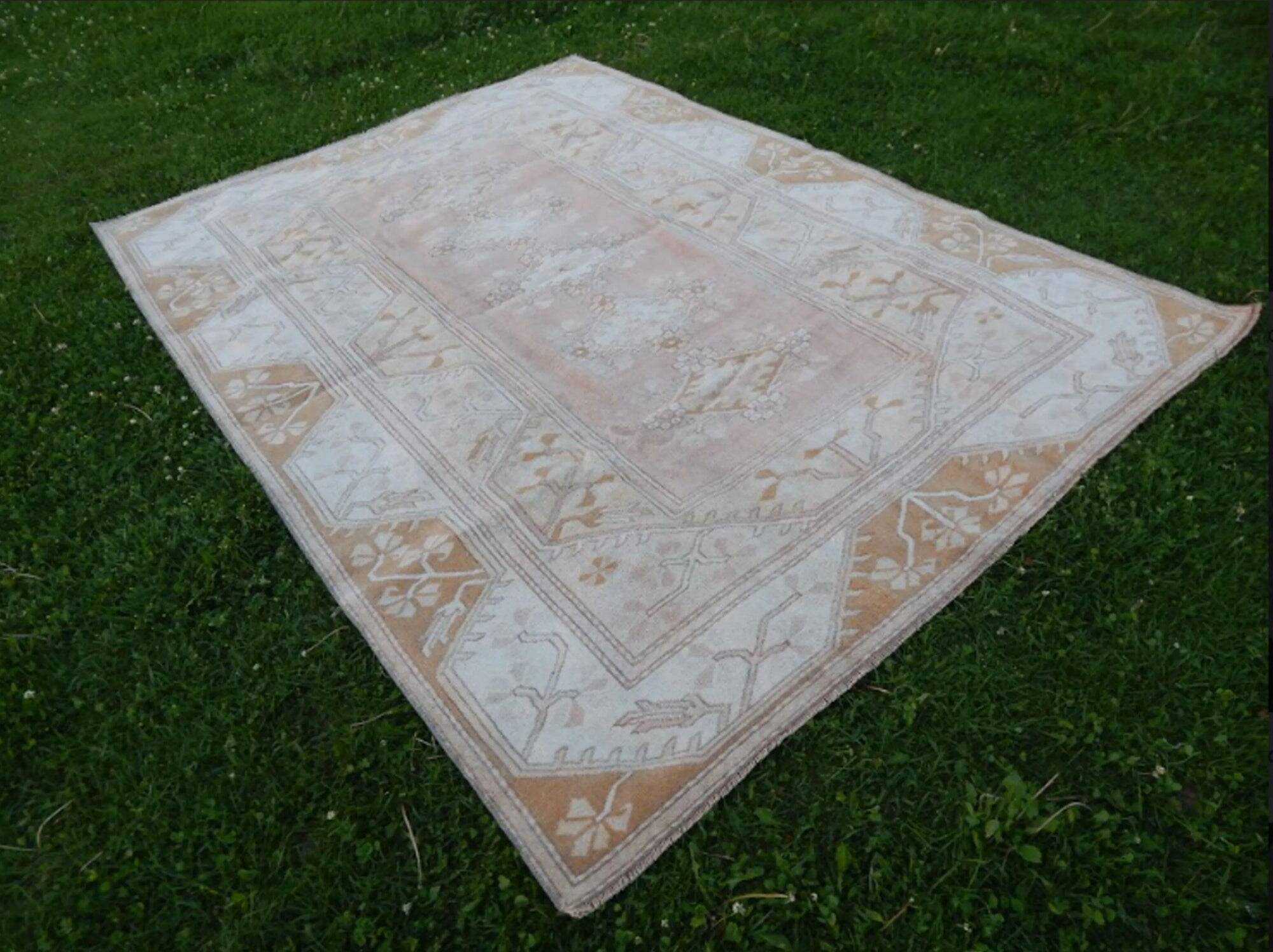 Vintage Turkish Oushak rug 193x266 cm