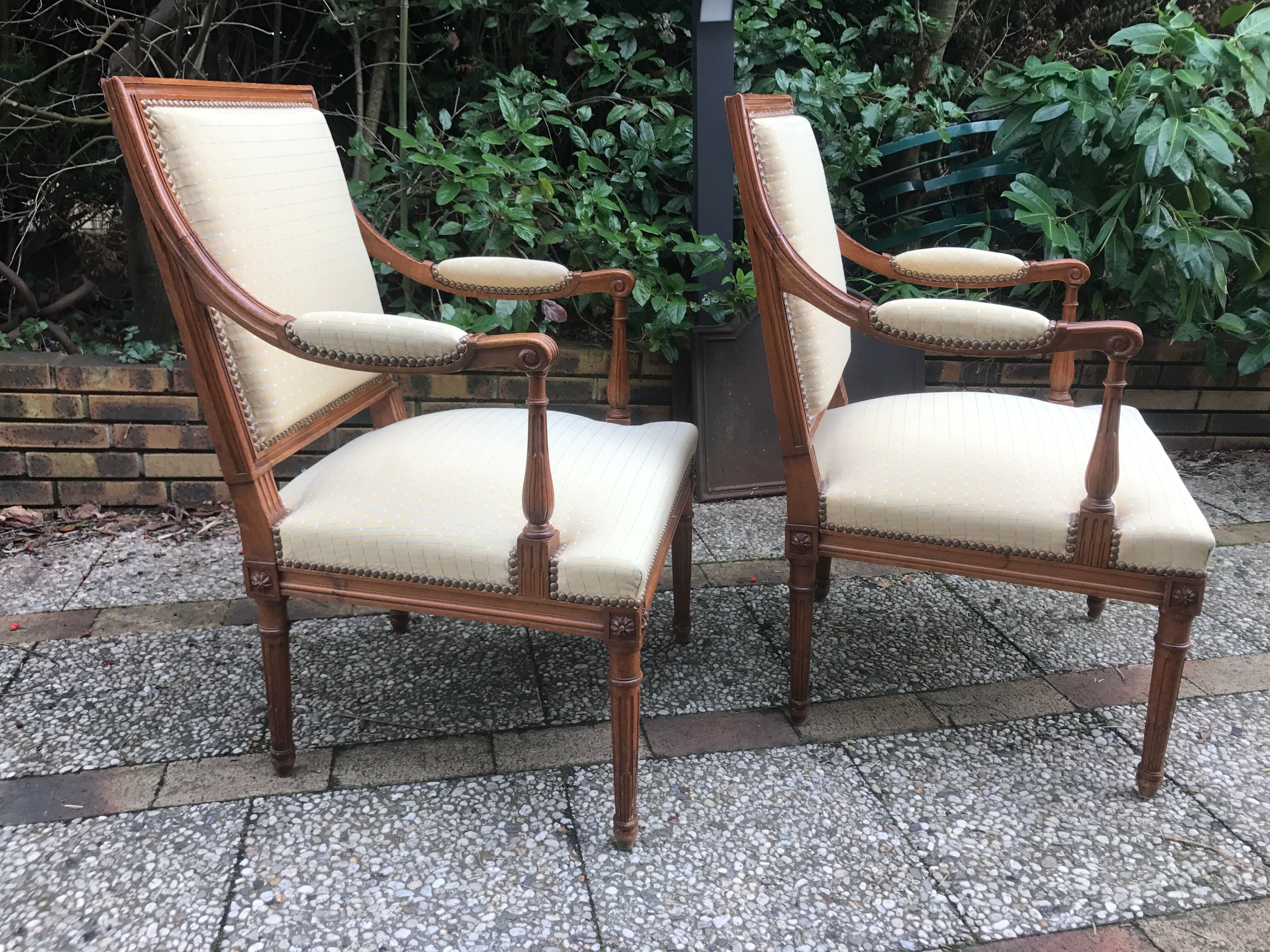 Pair of armchairs of style Louis XVI