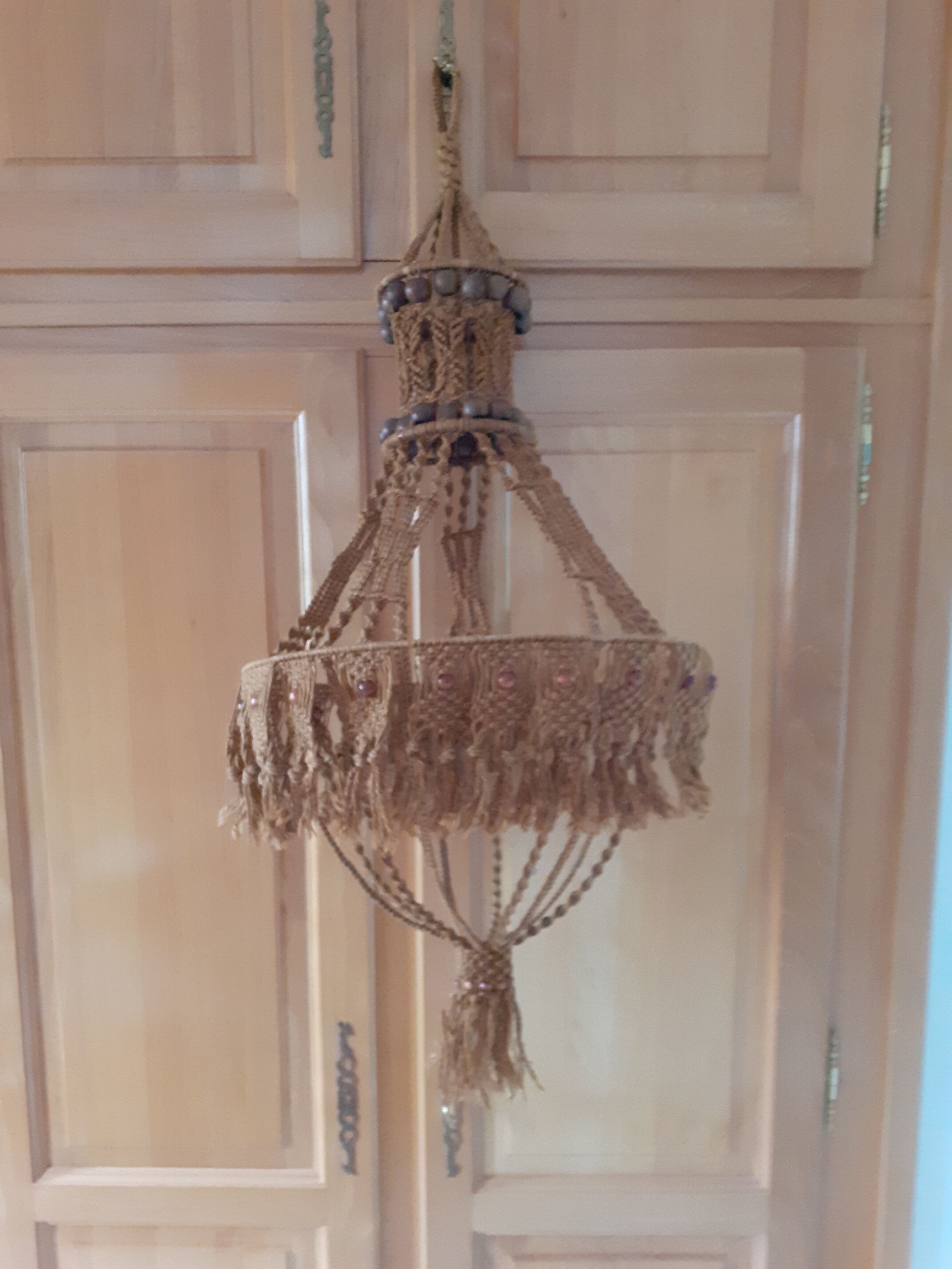Vintage suspension in macramé