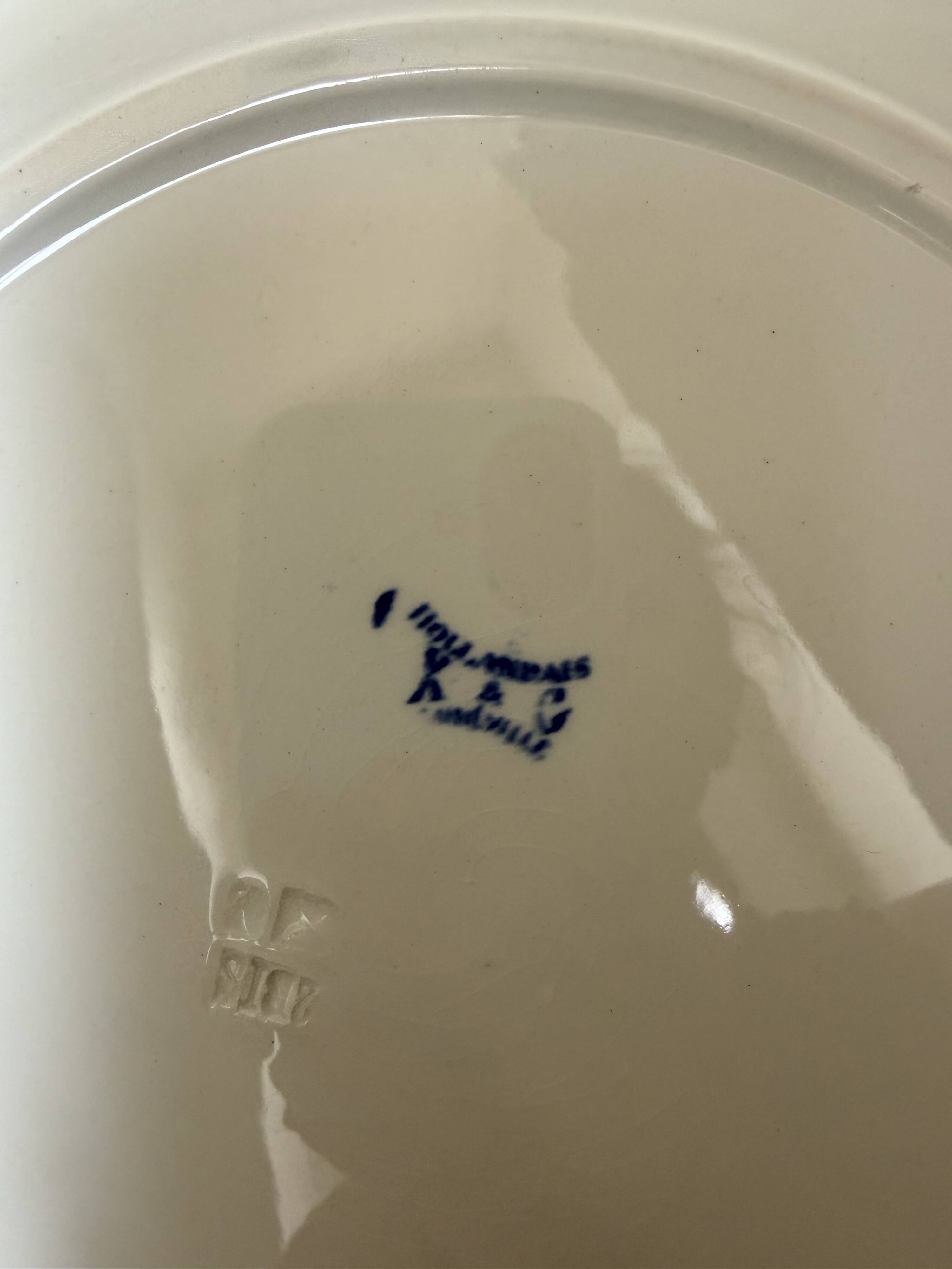 1 round serving dish vintage K and G Luneville Dutch model 2106122