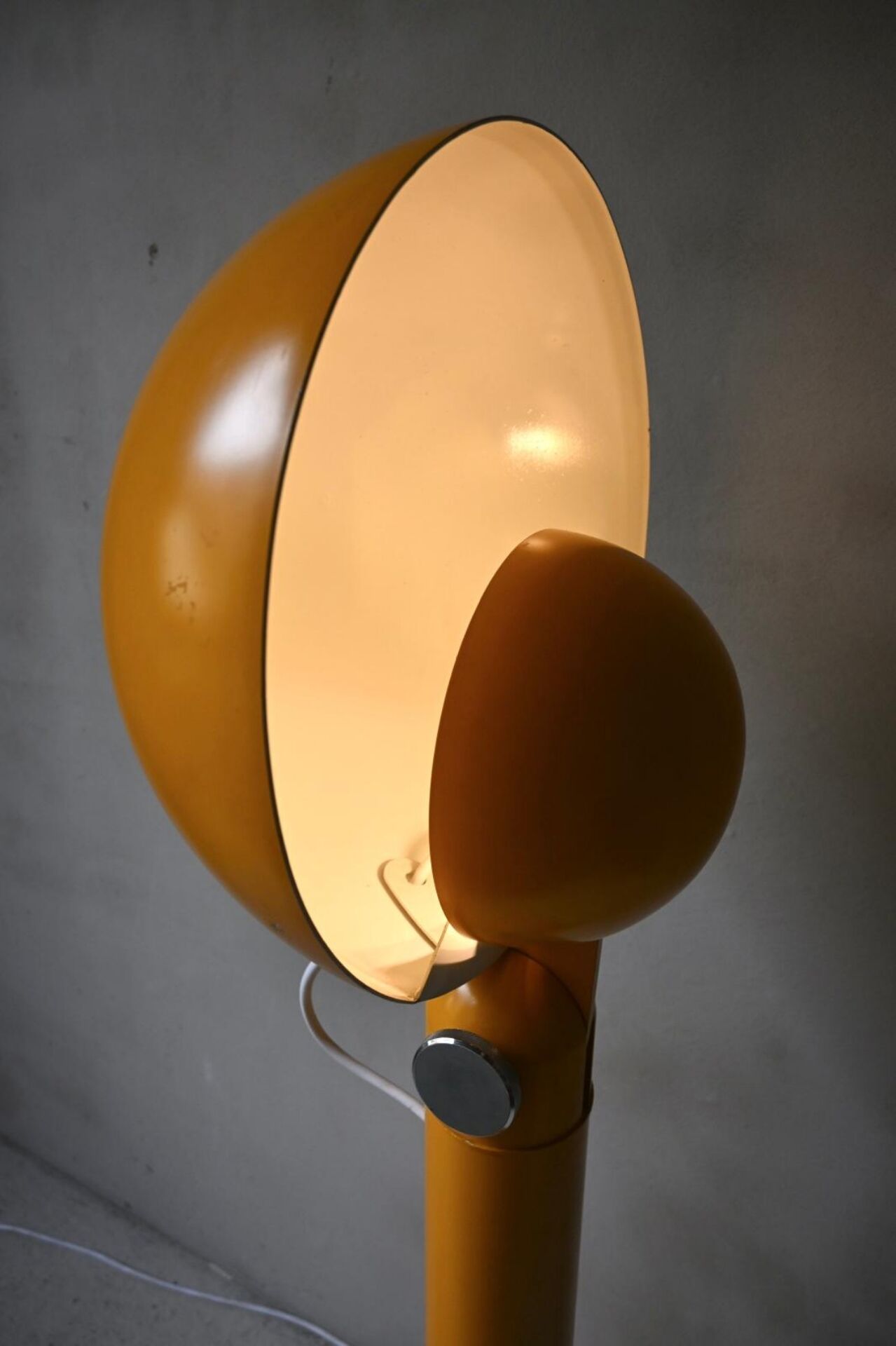 Lampadaire Cuffia par Francesco Buzzi pour Bieffeplast en jaune