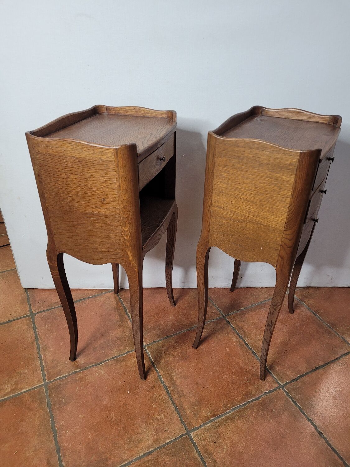 Paire de chevets style Louis XV en chêne