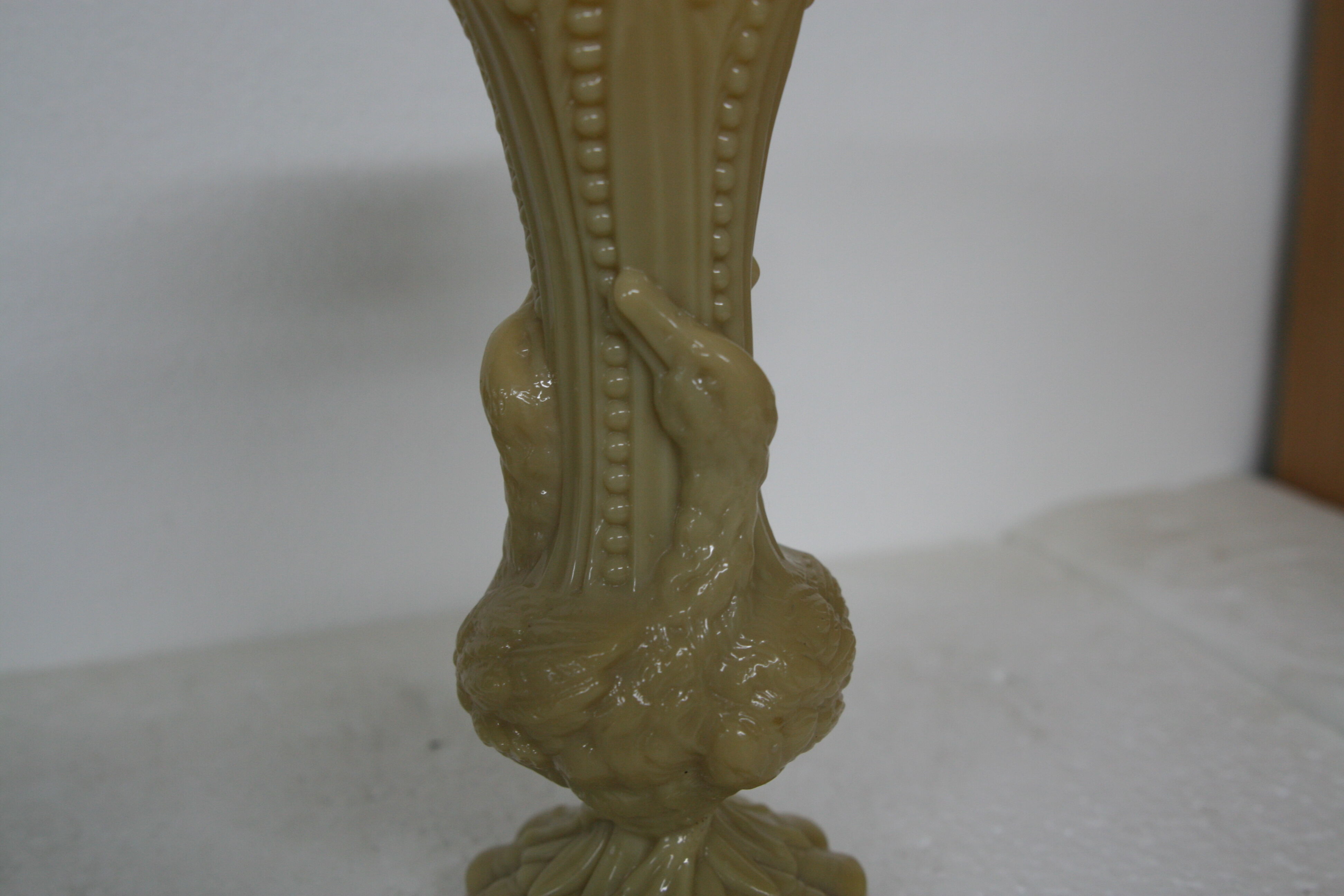 Opaline beige swan decor vase