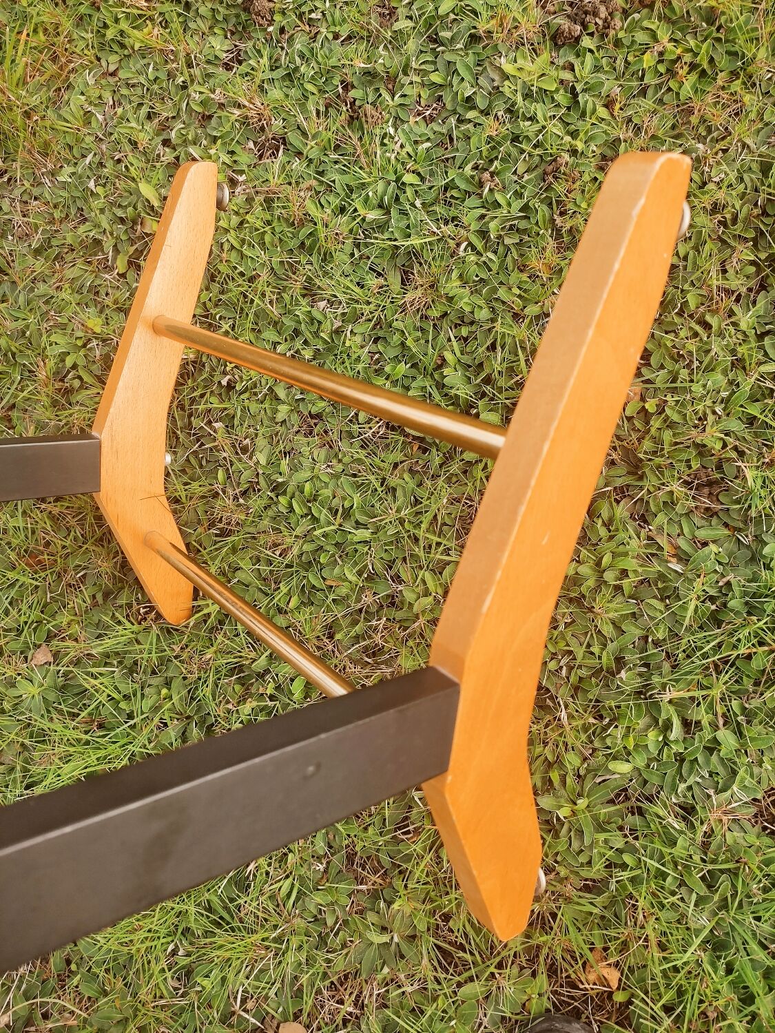 Night valet in beech and brass by Fratelli