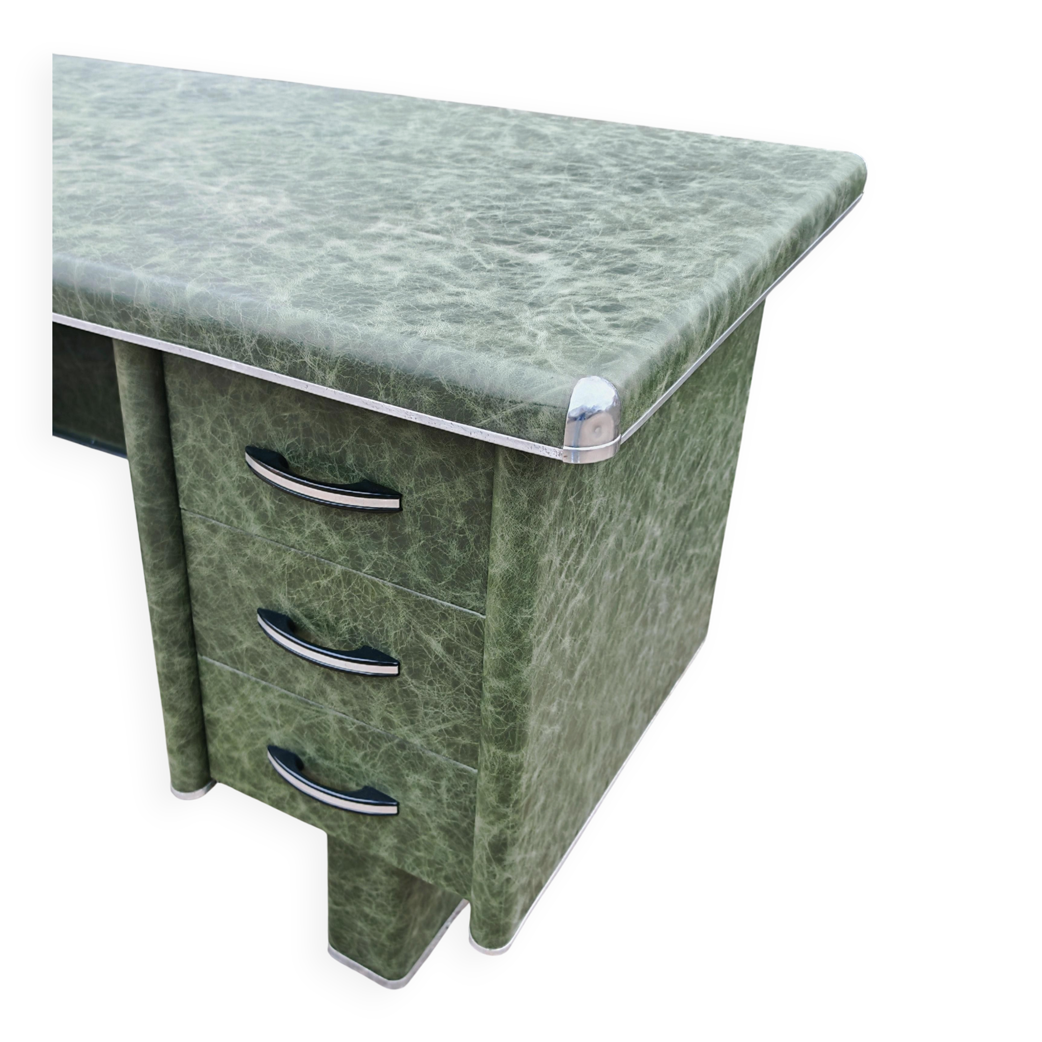Art Deco or Bauhaus desk in metal covered with leather, Gio Ponti style.