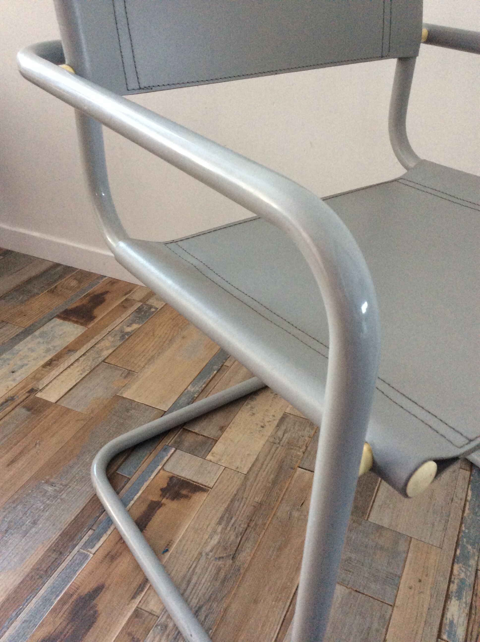 Cantilever chair design Bauhaus 70-80
