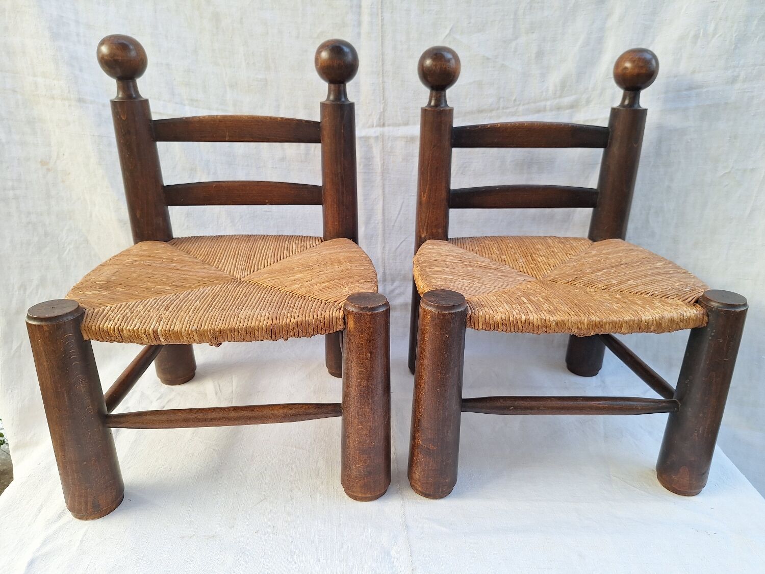 Paire de chaises basses style Dudouyt