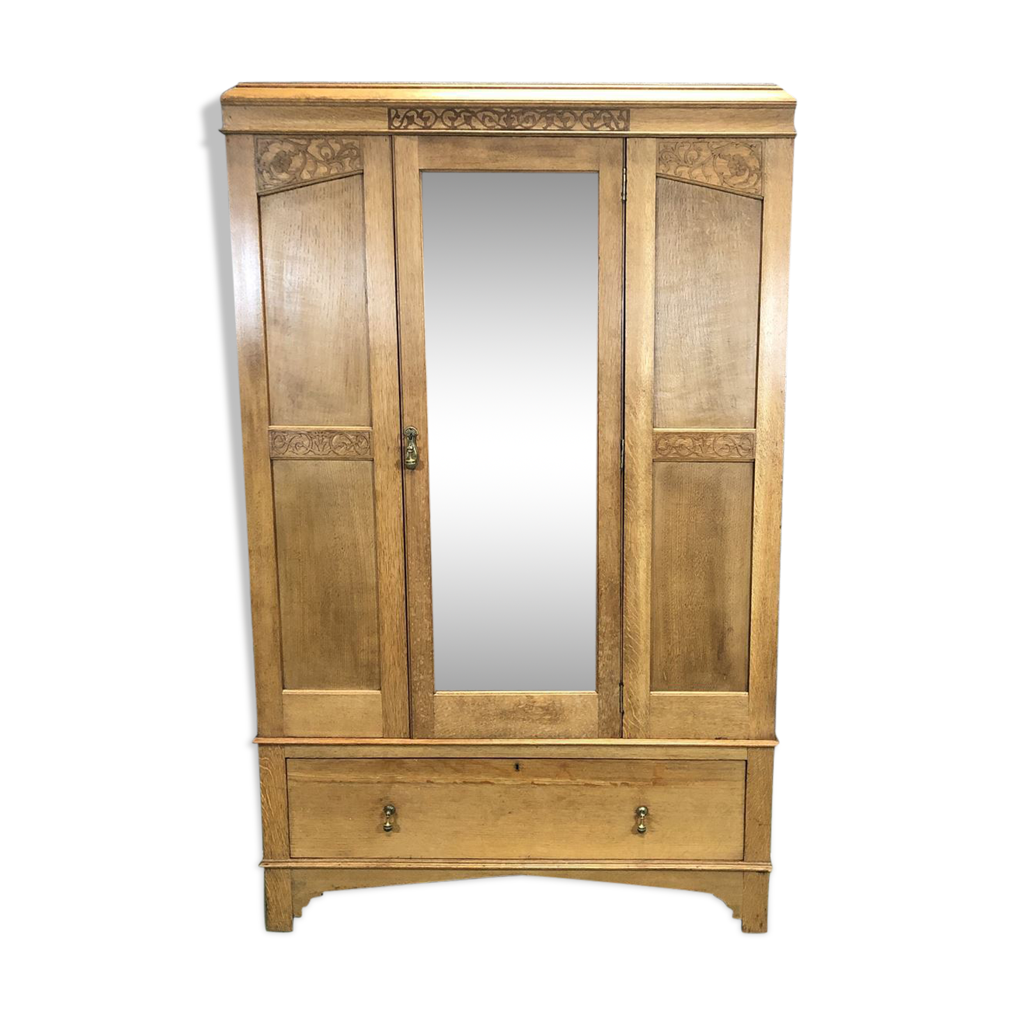 Blond oak closet - early 20th