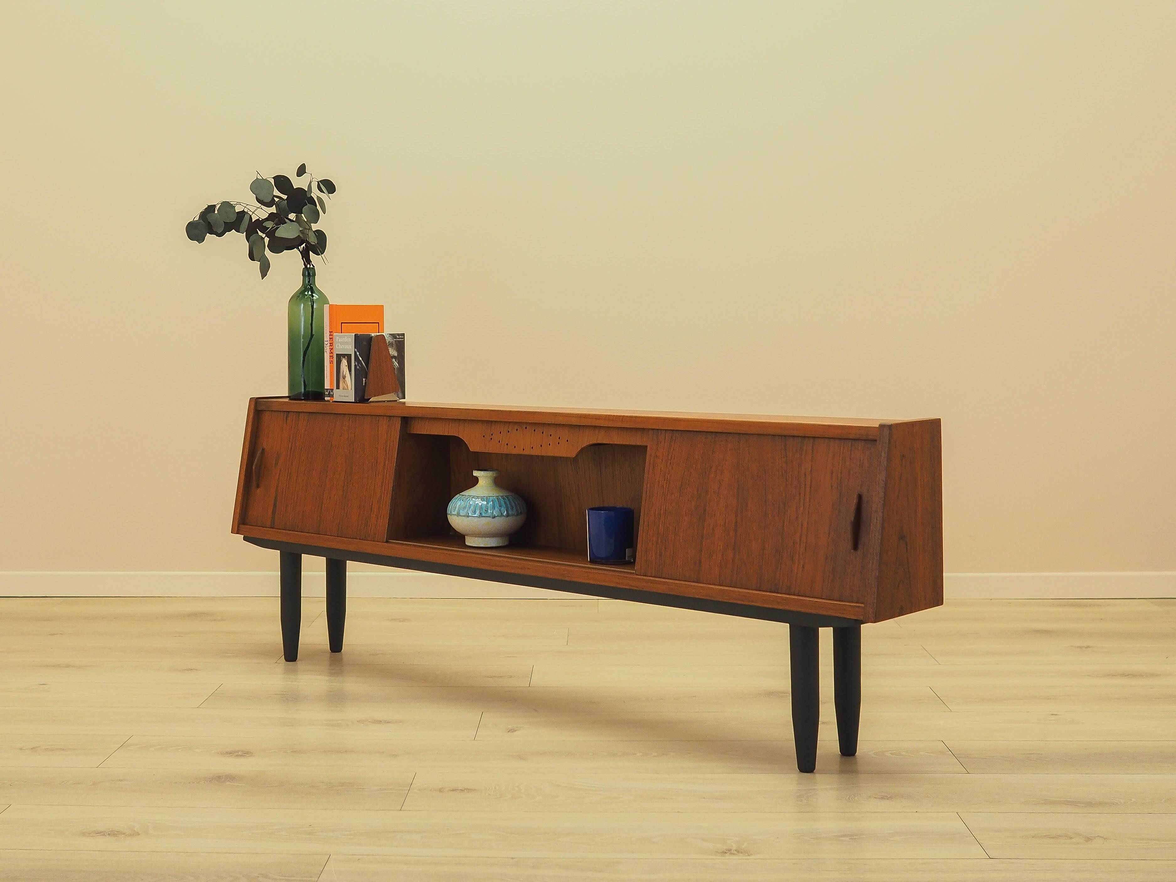 Buffet en teck avec éclairage intérieur, danois, années 1960.
