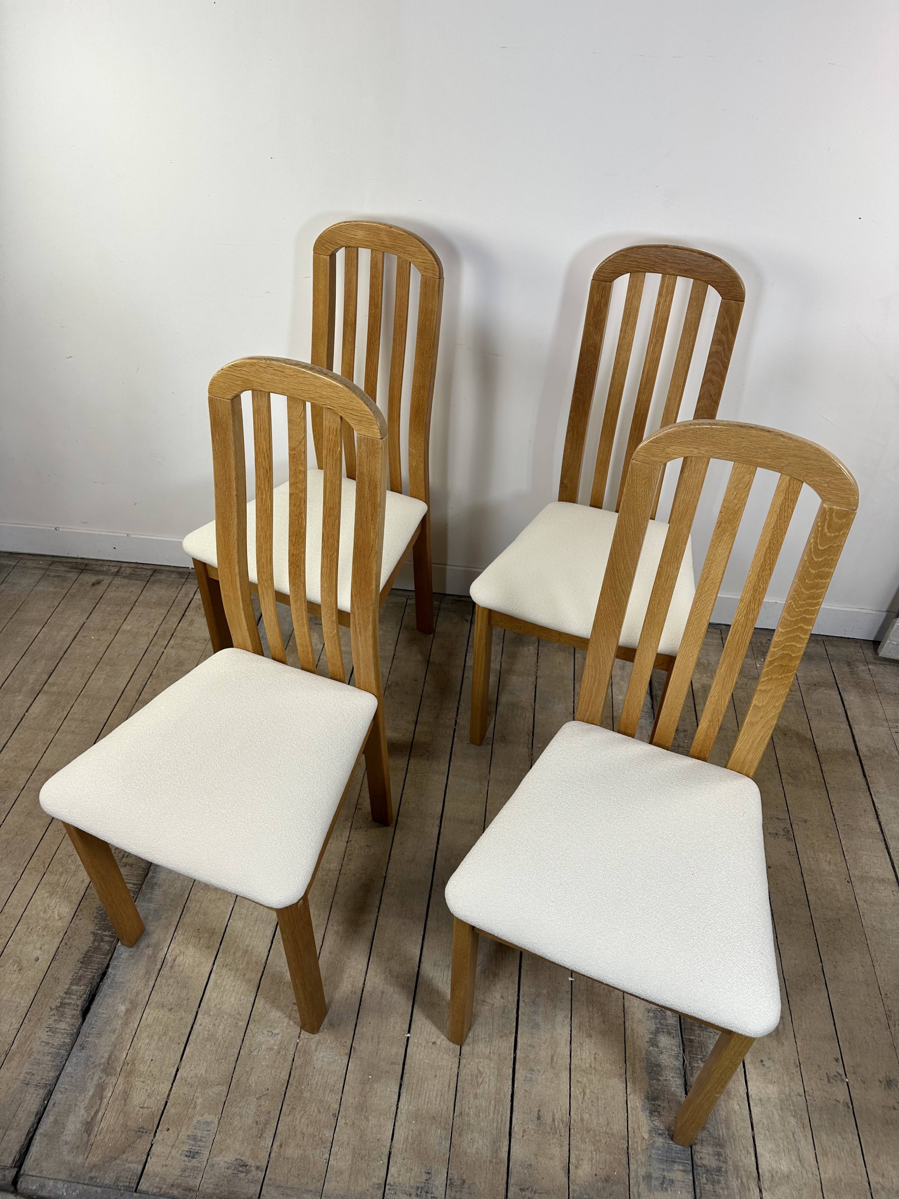 Chairs (set of 4) in solid elm and vintage fabric Findahls Denmark 1980