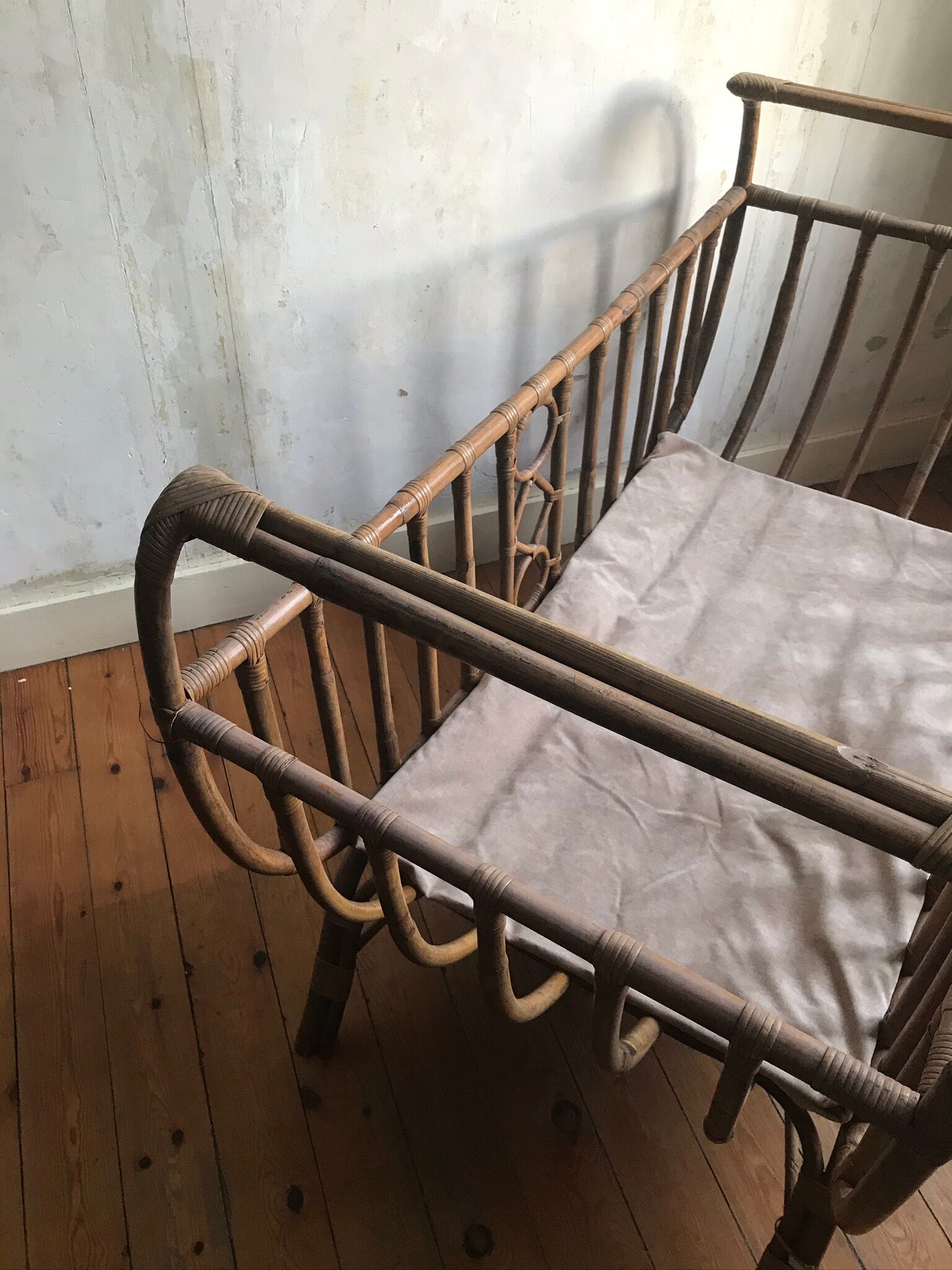 Child bed in rotin and bamboo