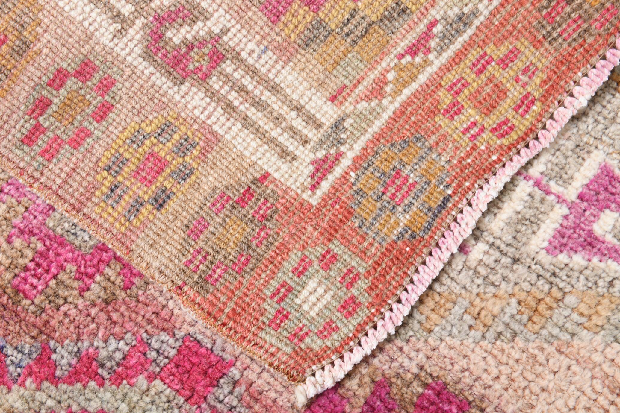 Shades Of Pink Cream Vintage Runner Rug, 85x330Cm