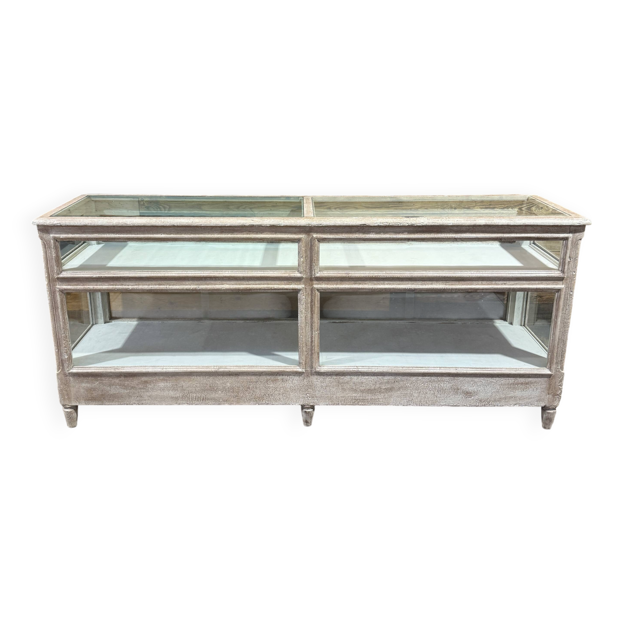 Comptoir de magasin vitré