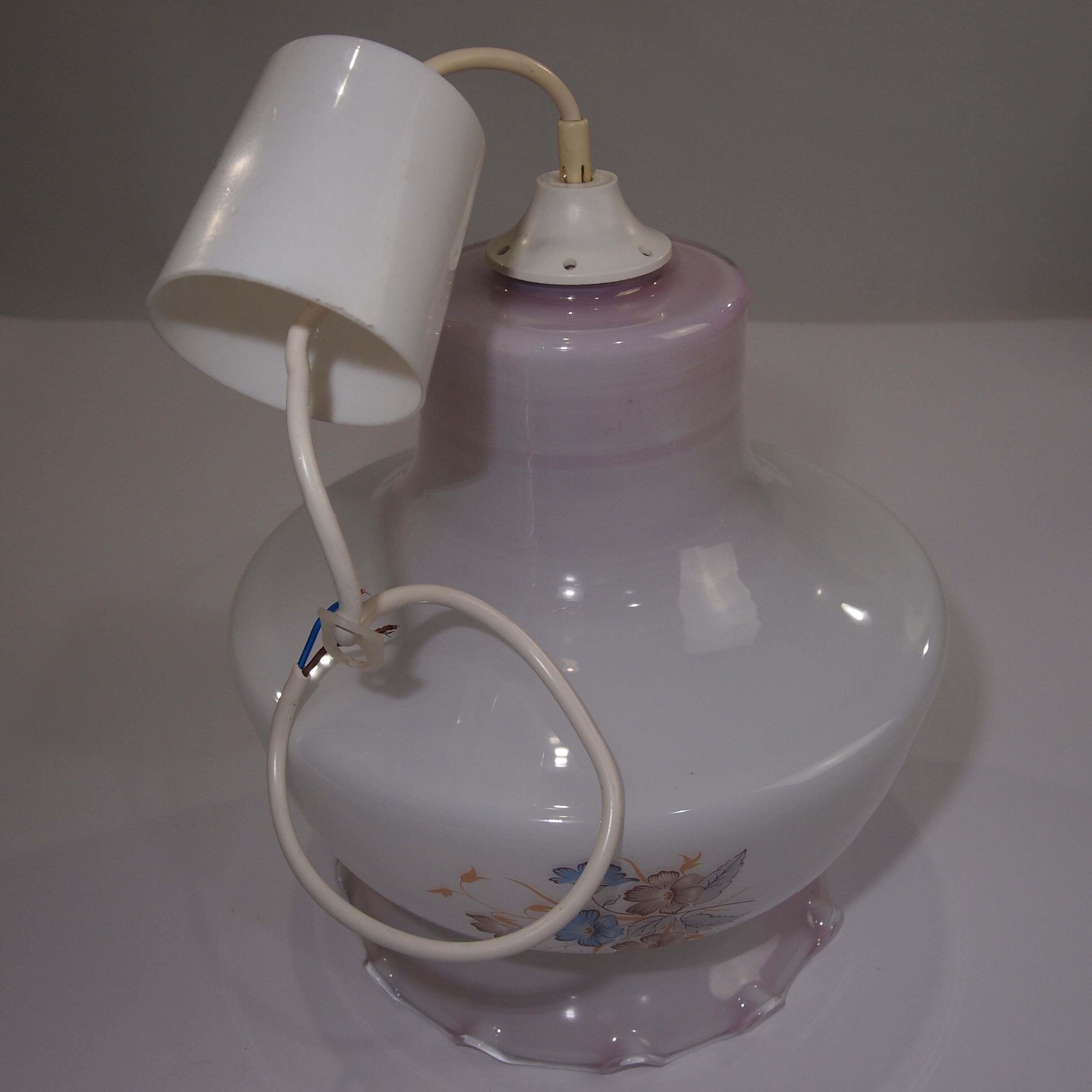 Opaline /vintage suspension