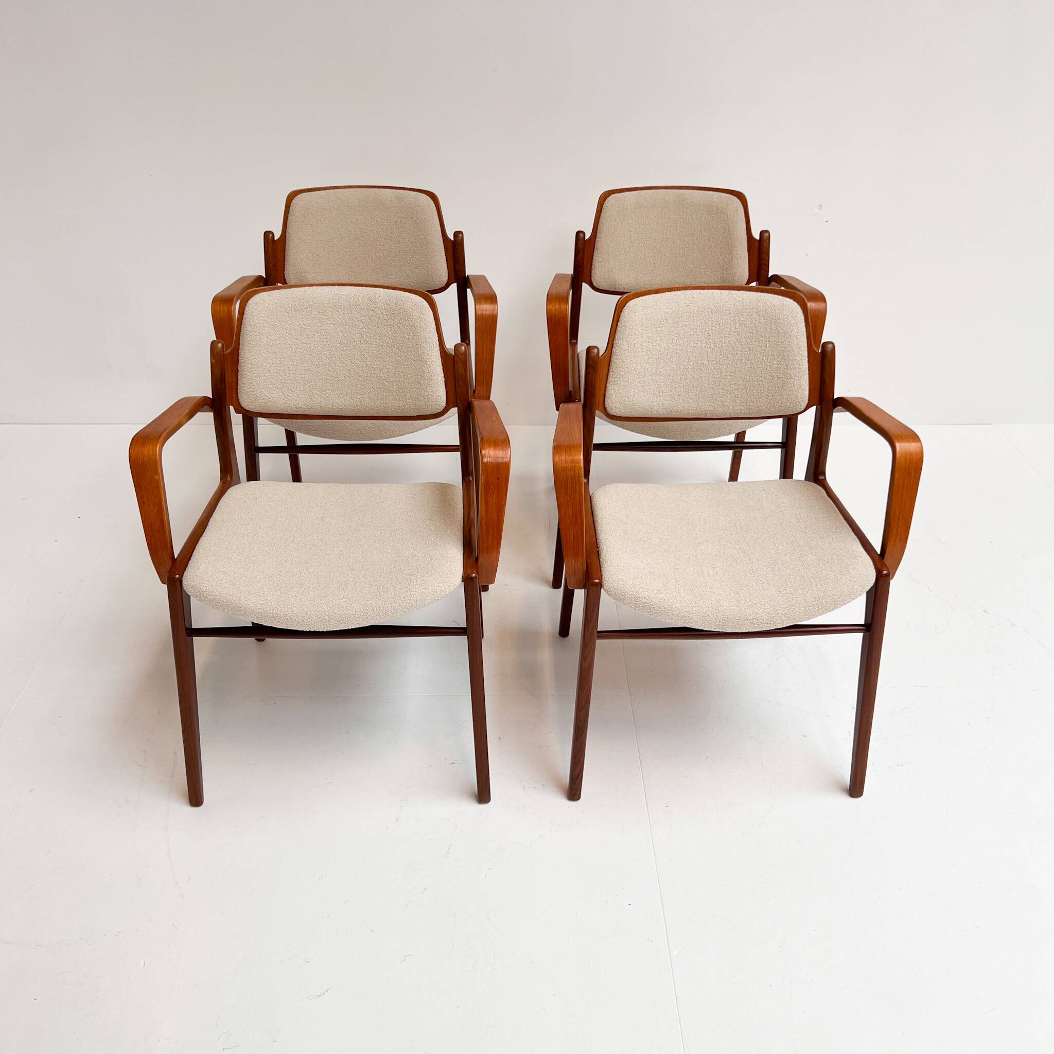 Ensemble de 4 chaises rembourrées Hartmut Lohmeyer pour Wilkhahn, années 1960.