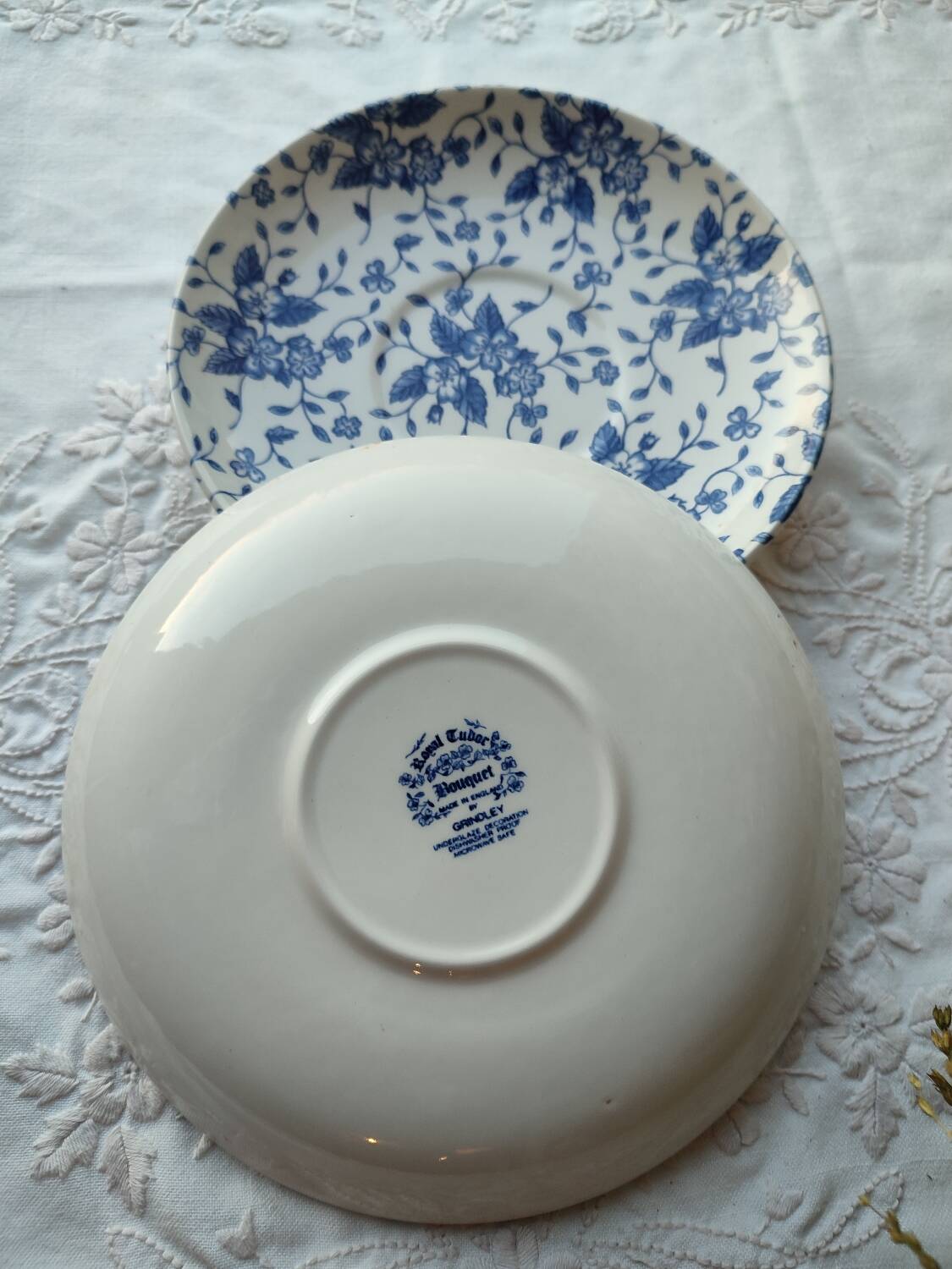 Set of 2 Royal Tudor dessert plates Bouquet model