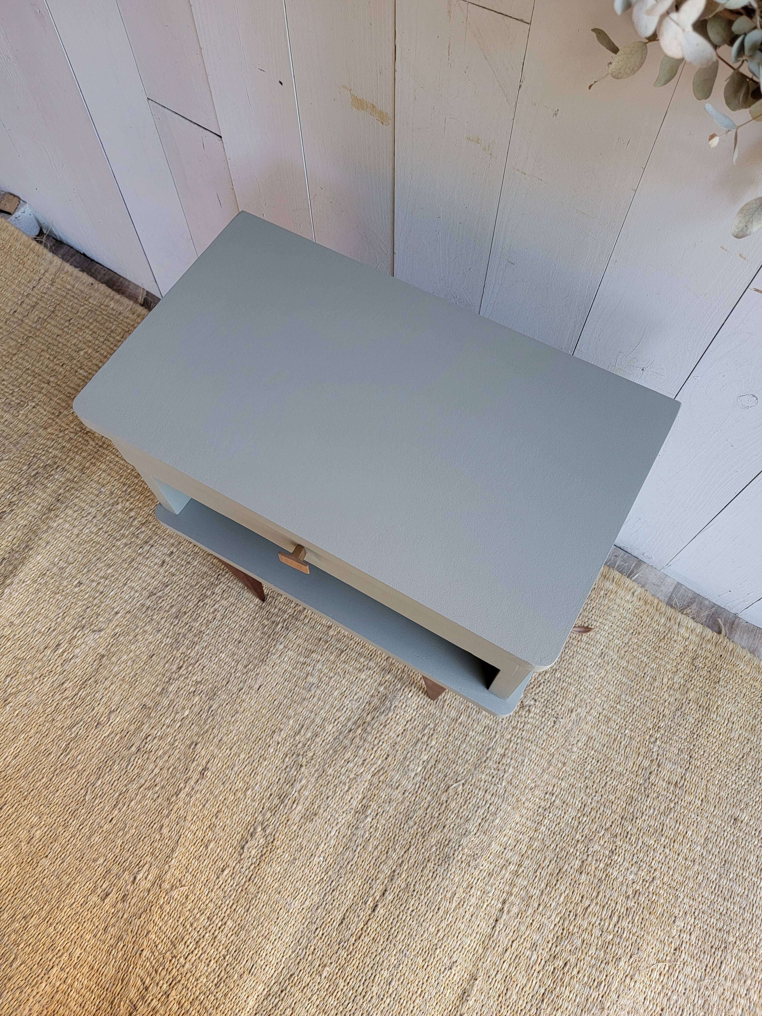 Table de chevet vintage rénovée