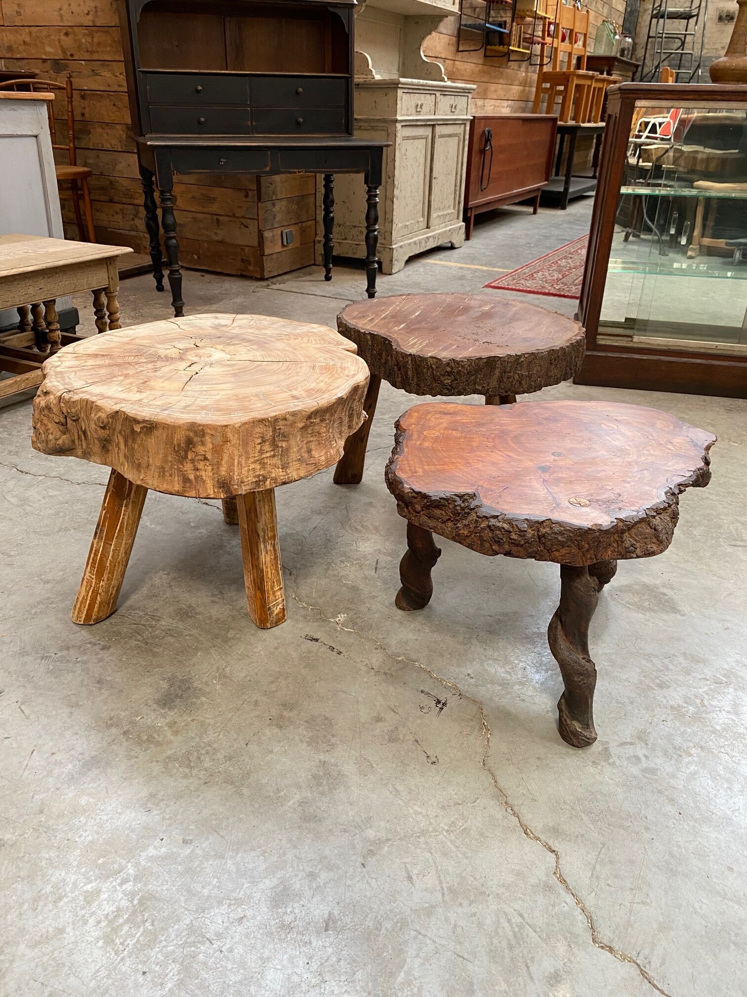 Set de 3 tables basses brutalistes