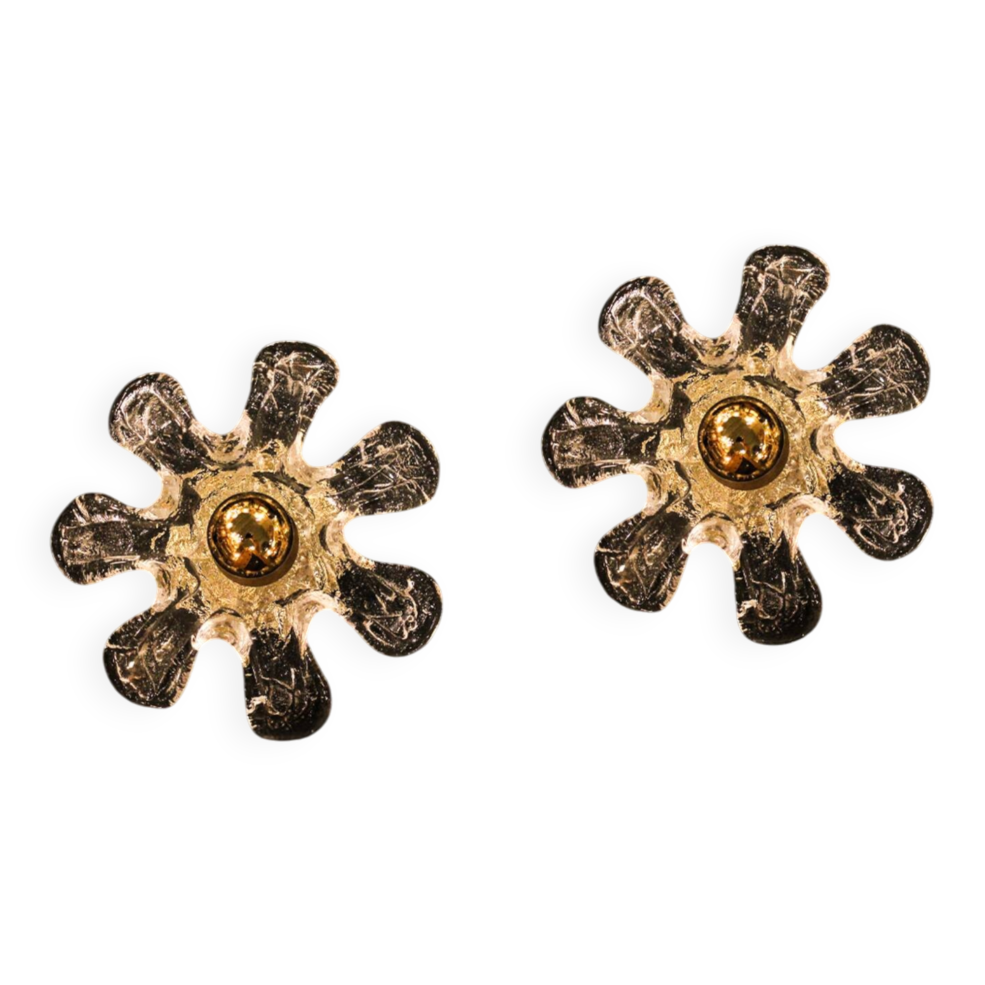 Pair of Italian wall sconces in Murano glass in the shape of a flower.