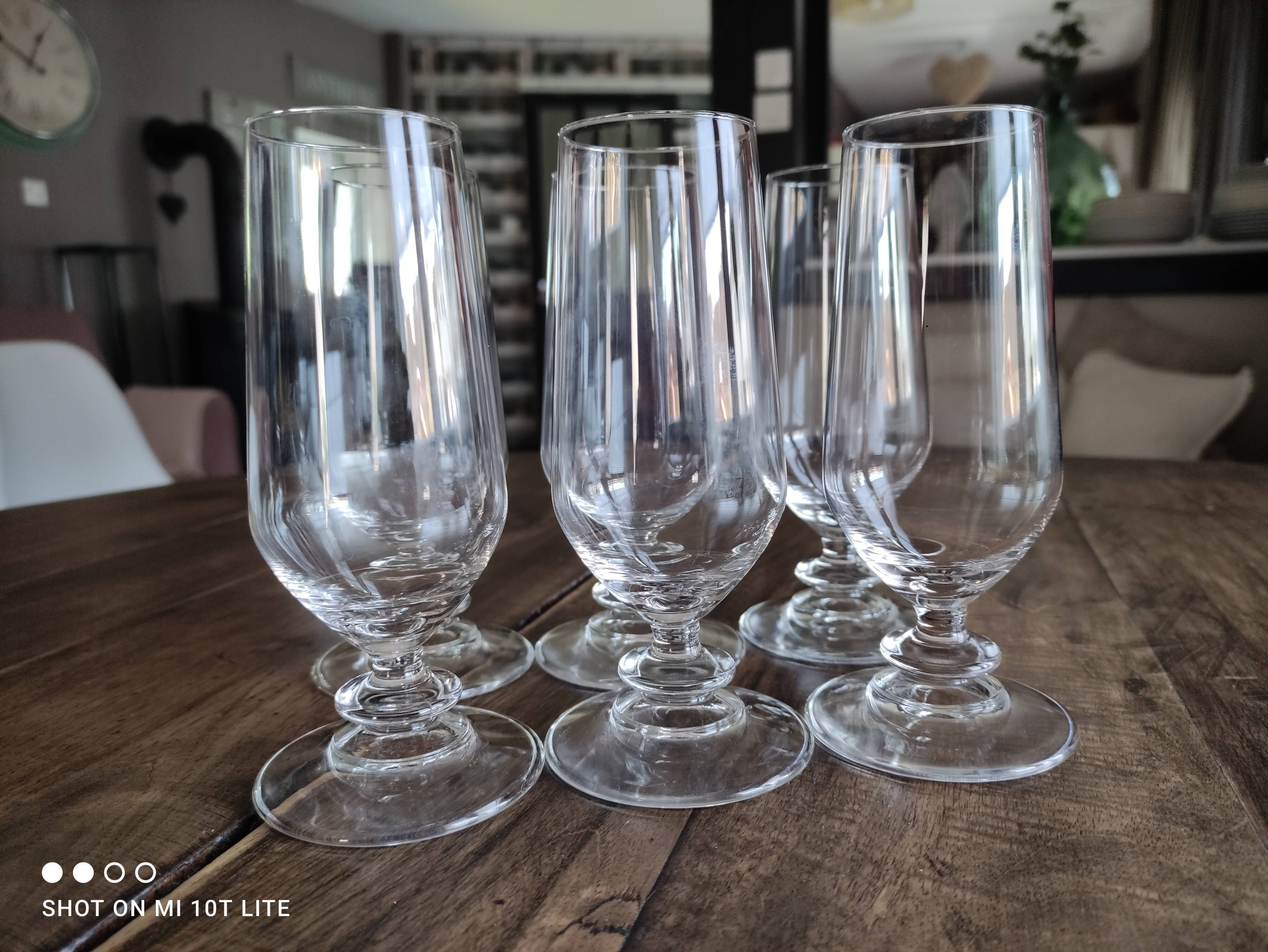 Set of 6 vintage champagne flutes on low crystalline stand