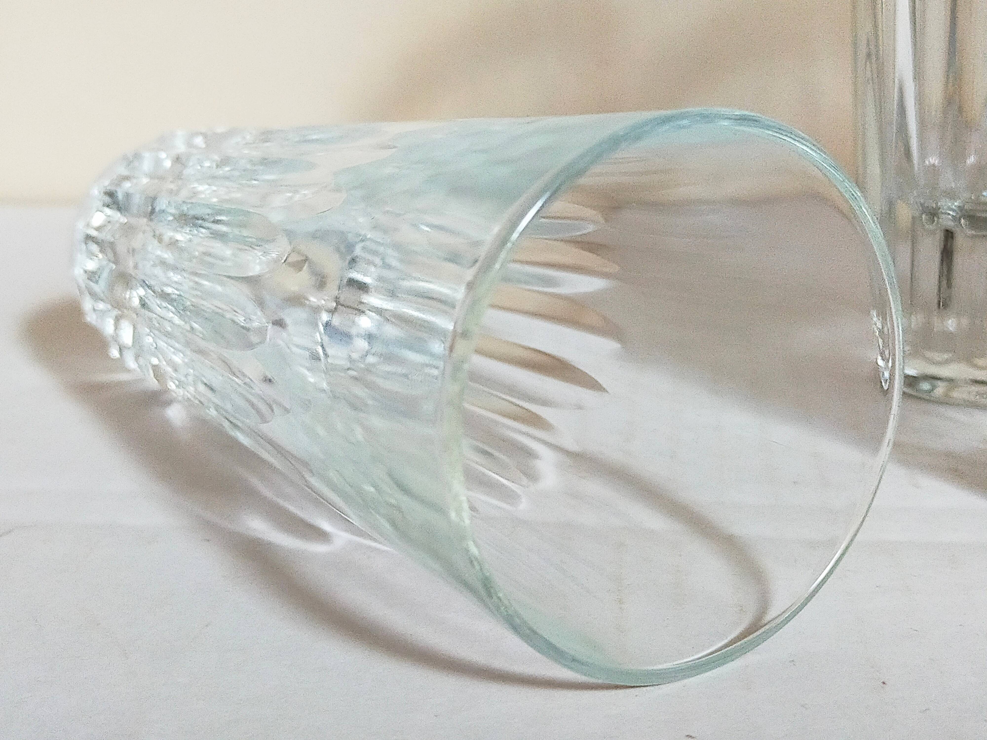 Six verres à anisette de bistrot vintages