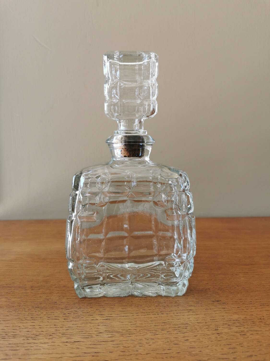 Carafe en verre forme flacon de parfum