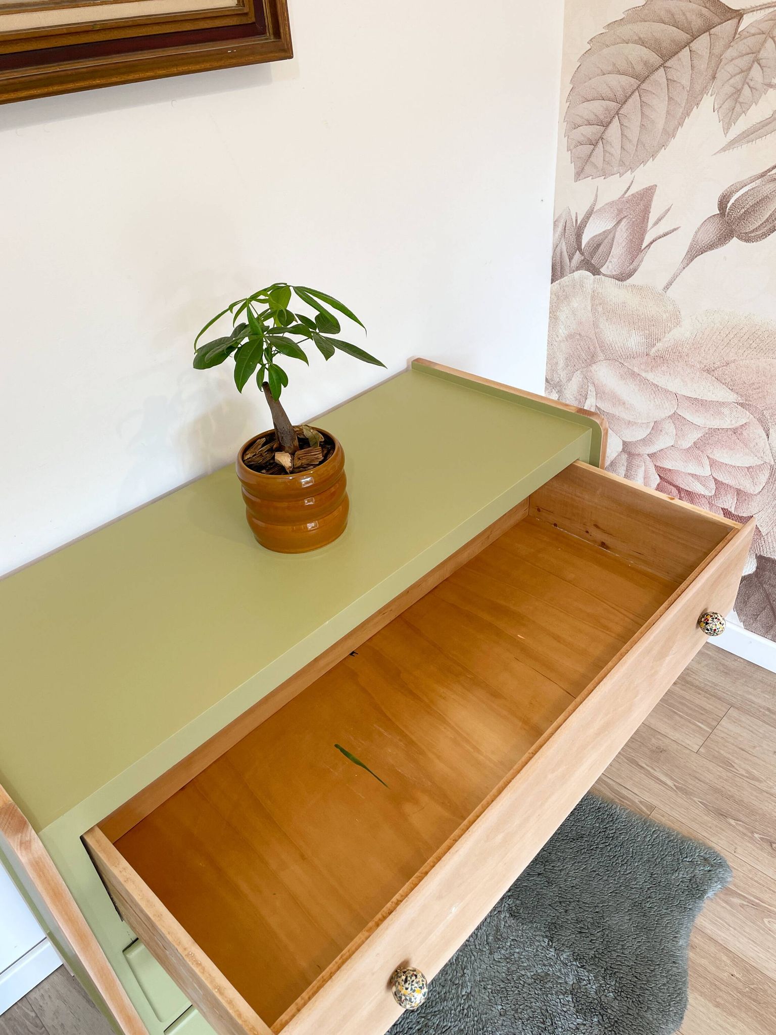 1960s chest of drawers, splayed legs