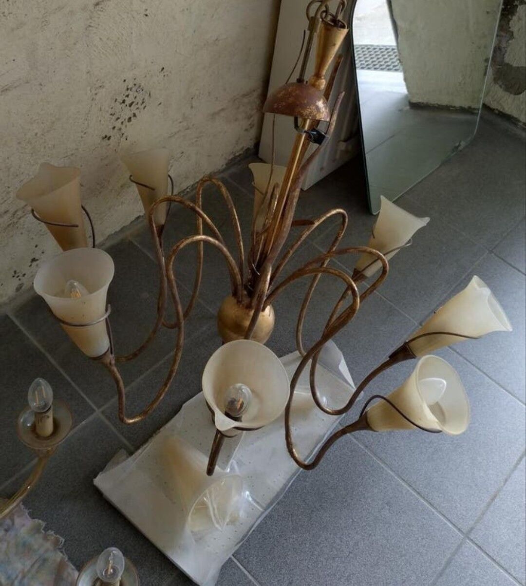 Antique lustre