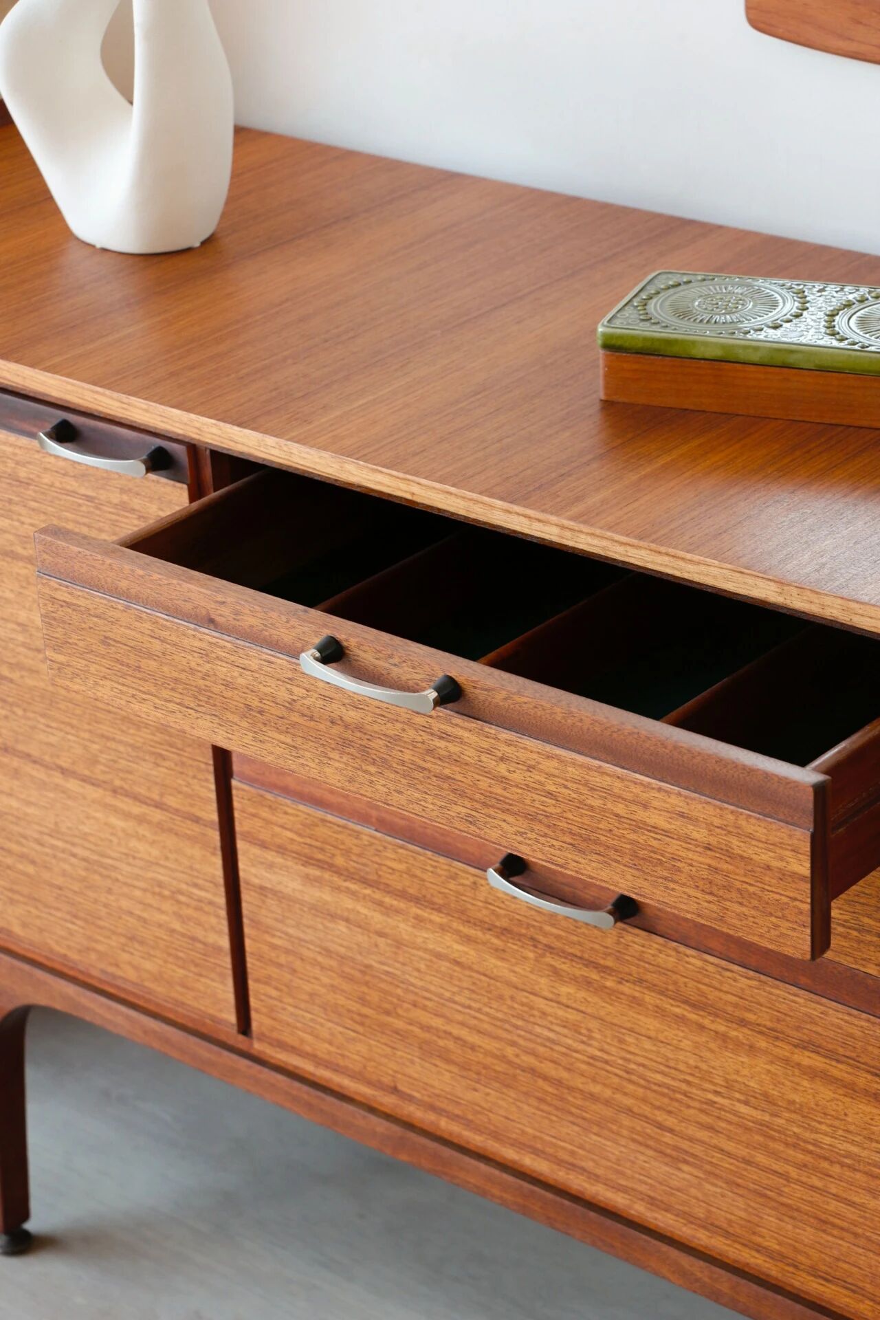 Enfilade teck vintage Meredew rénovée (165 cm)
