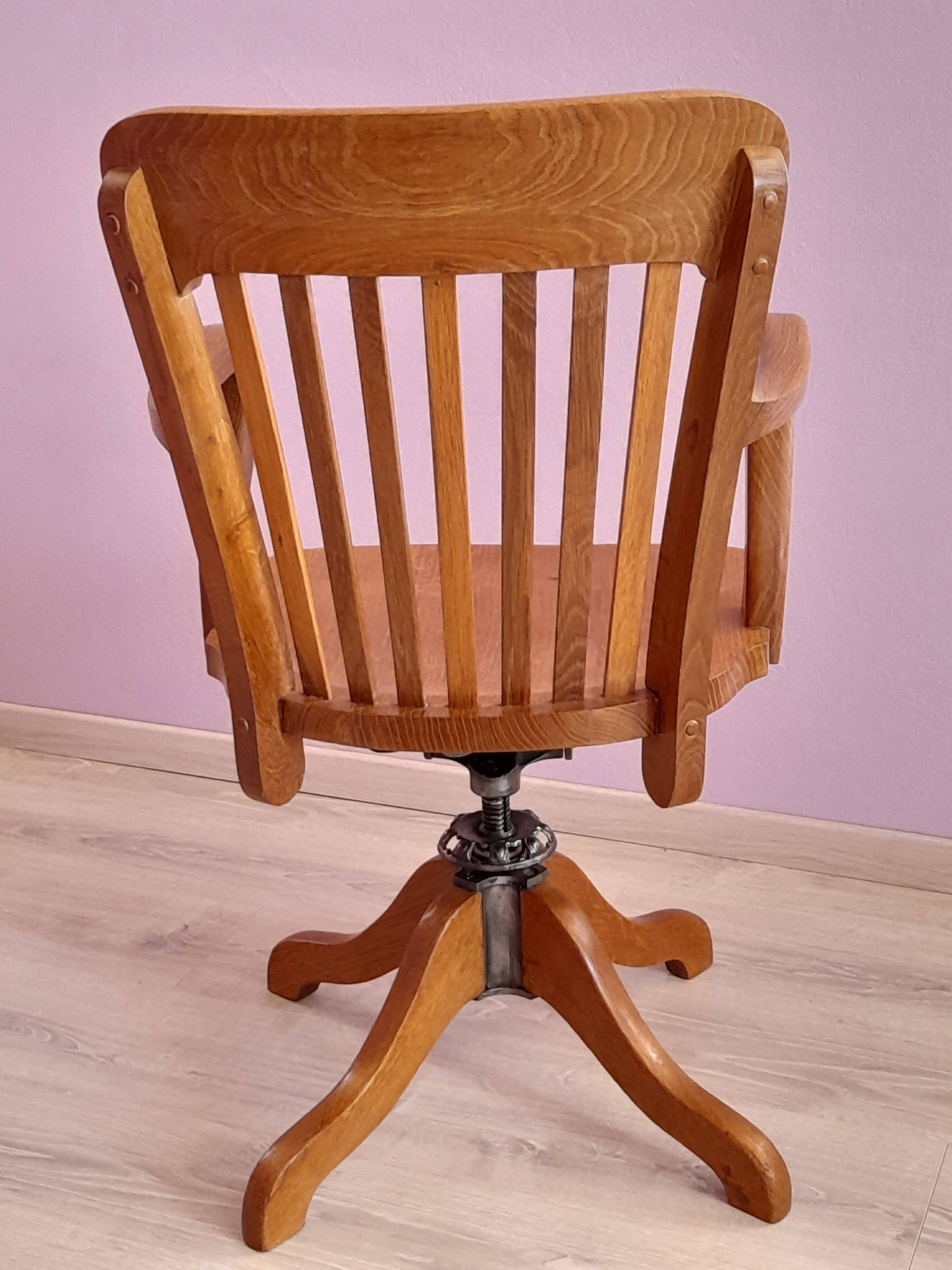 Swivel office chair from around 1940