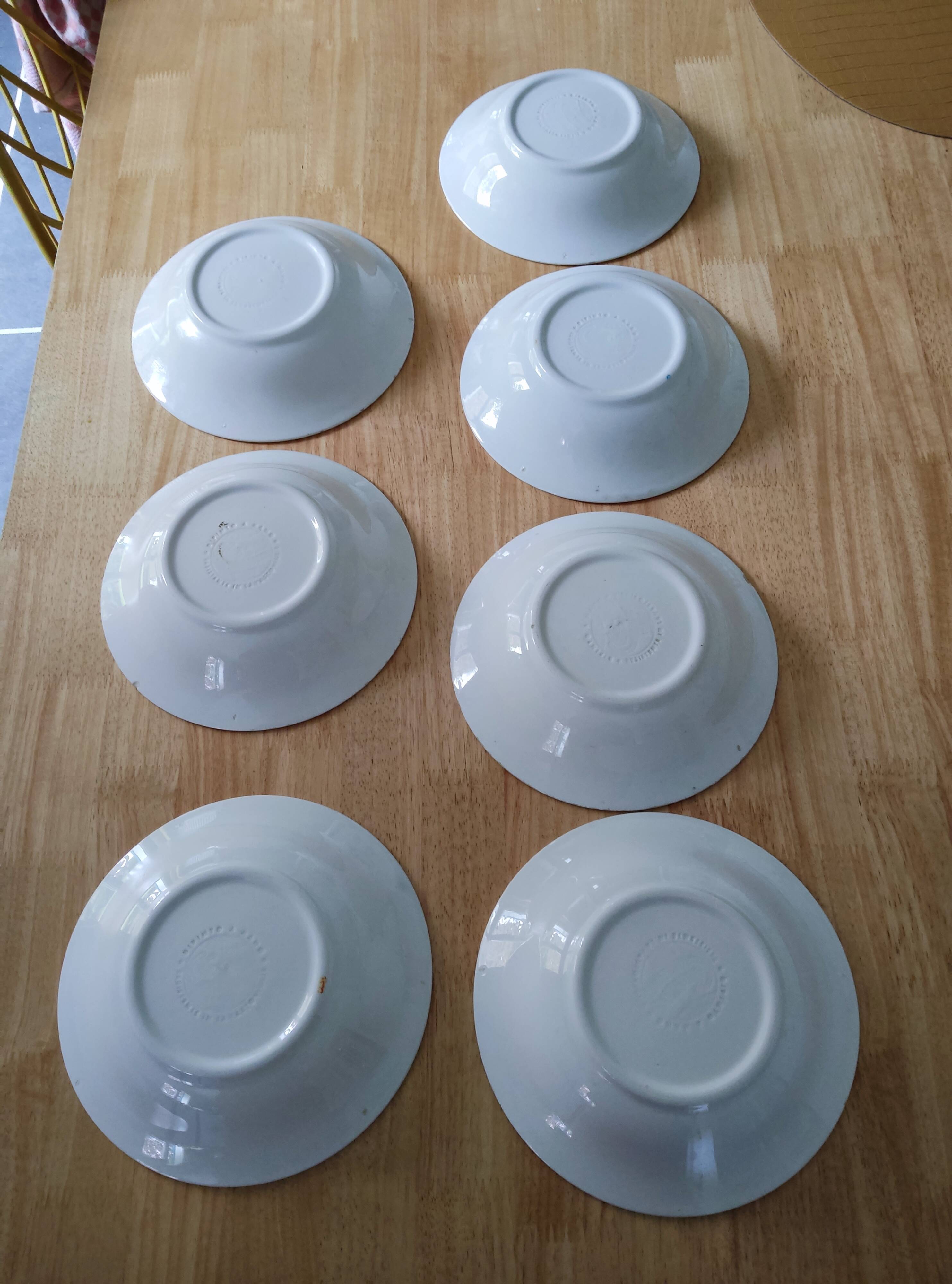 Set of 7 Galba Ceramica plates