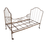 Old child in iron 1900