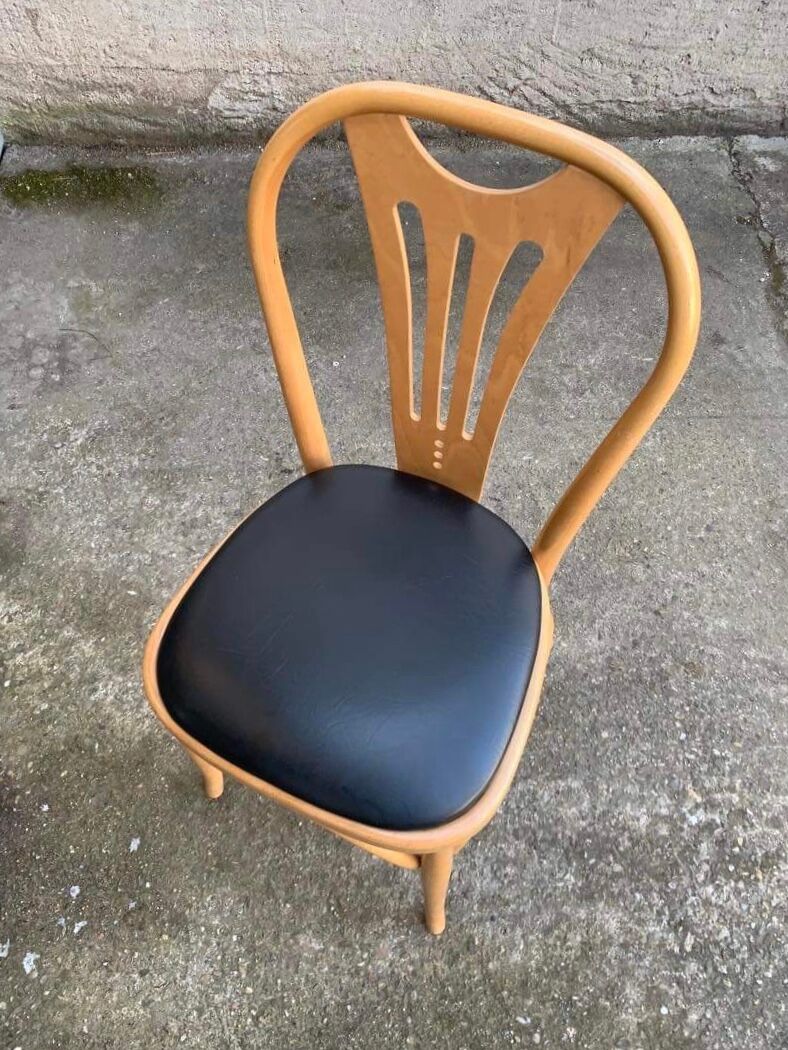 Series of 6 bistro chairs in curved wood seated skaï black
