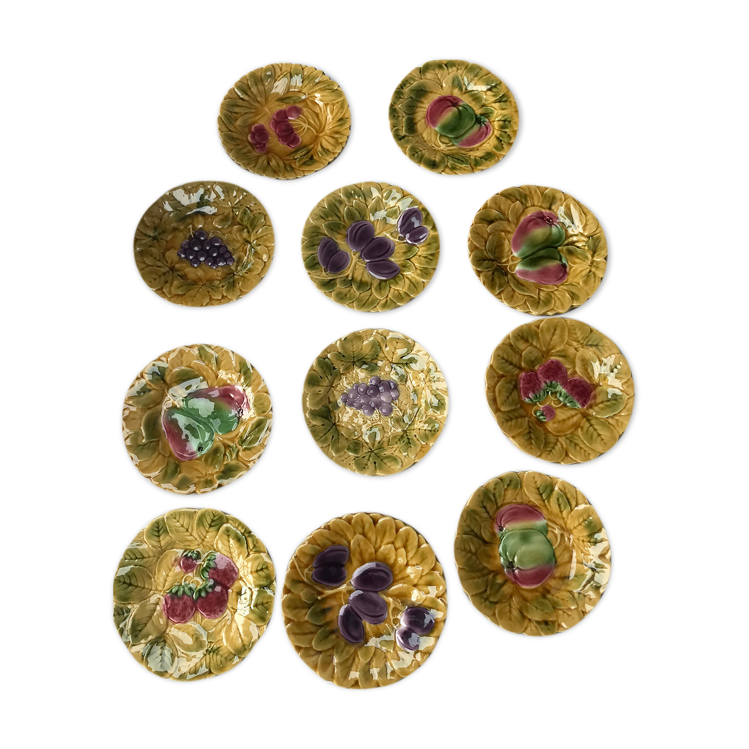 Dessert plates Majolica barbotine