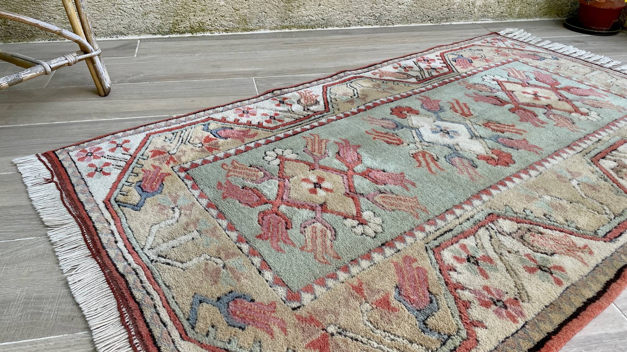 Vintage rug inspired by Art Deco.