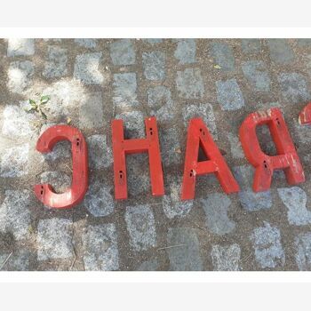 Lettre enseigne