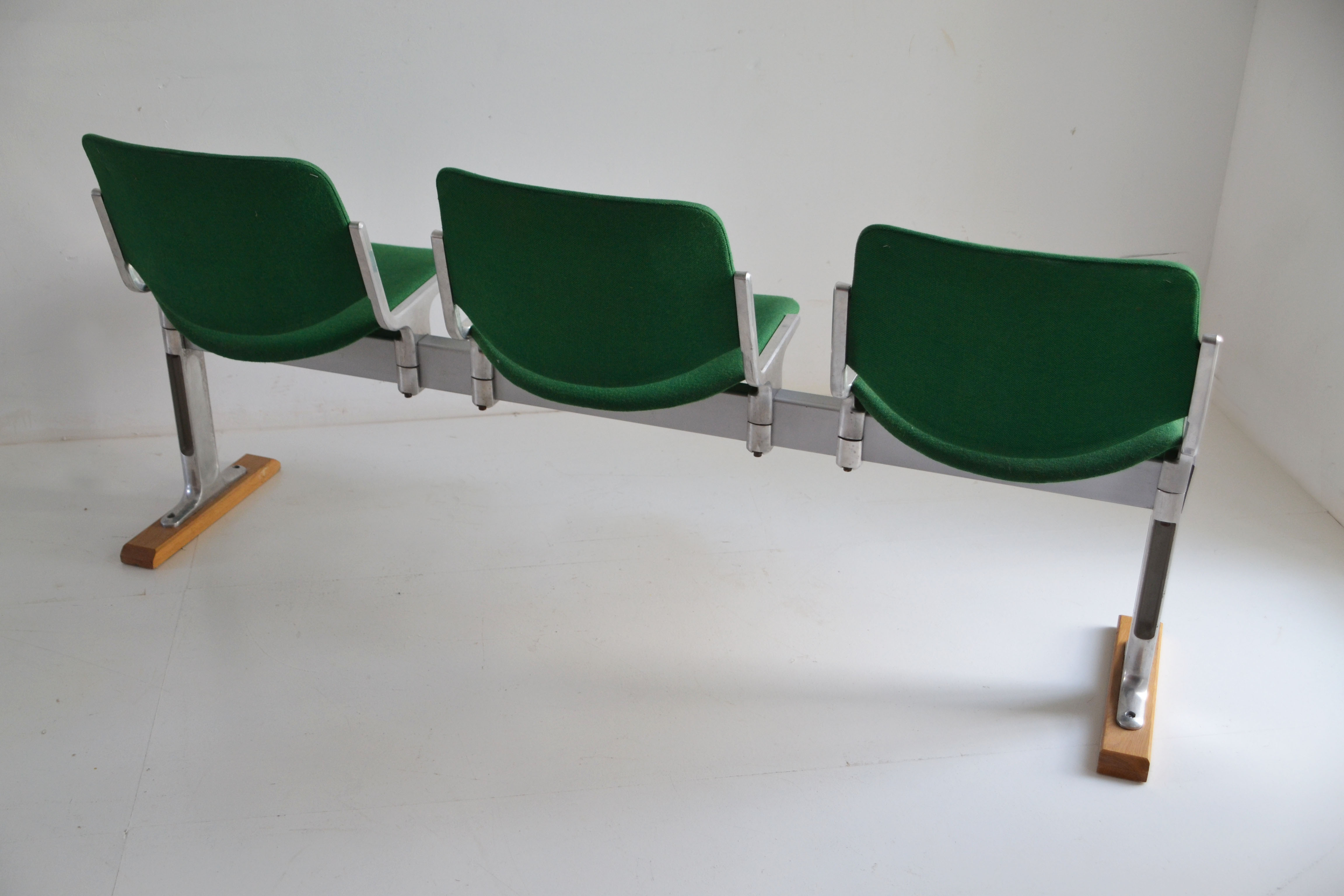 Castelli's Italian bench by Giancarlo Piretti