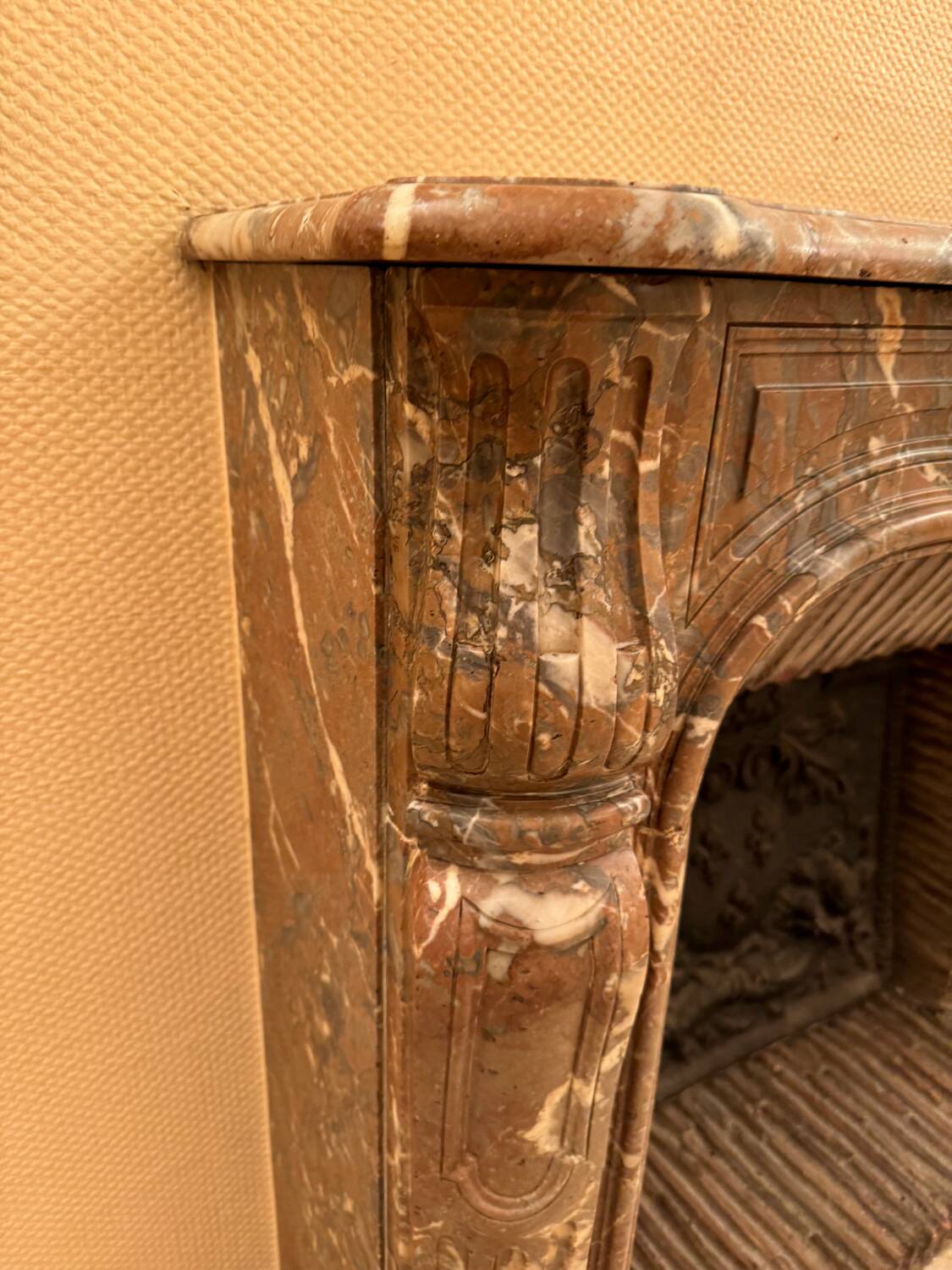 Cheminée en marbre Louis XV